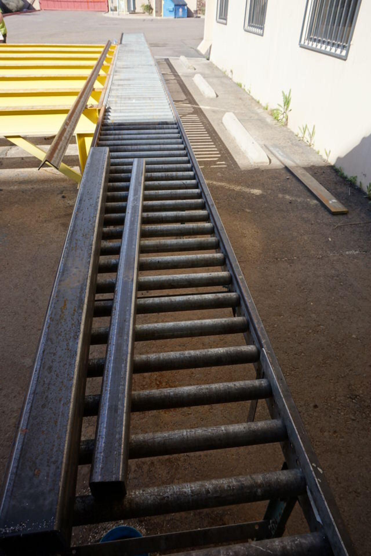 JET HORIZONTAL SAW, APPROX: 9" ROUNDS X 18" FLATS W/ 40' INFEED & OUTFEED CONVEYOR - Image 4 of 4