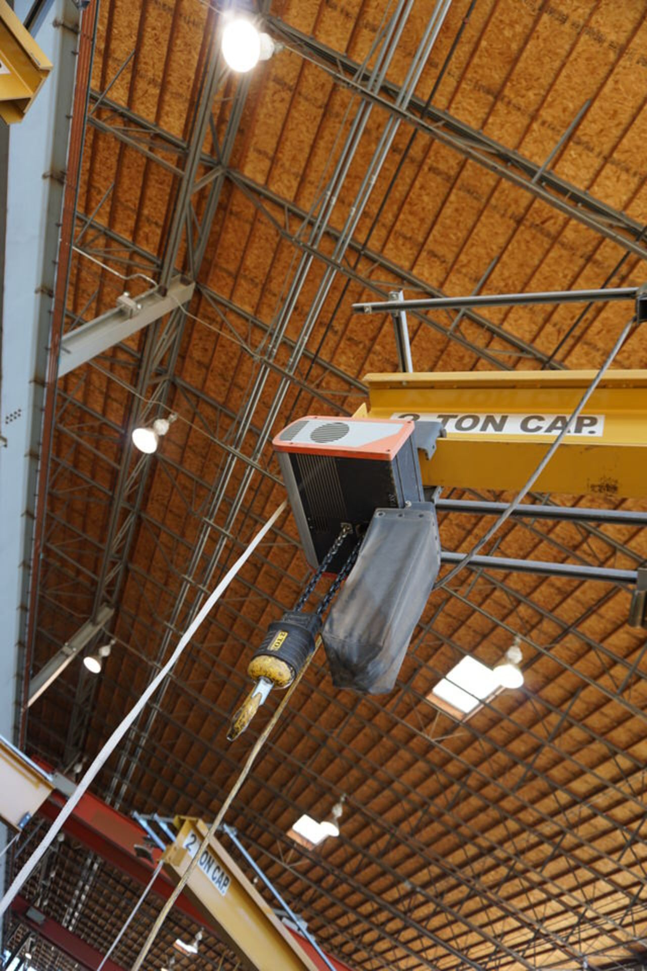 LINCOLN ELEC INVERTEC V350 PRO WIRE WELDER W/ LF74 WIRE FEEDER, KONE 2 TON CAP JIB CRANE & HOIST - Image 3 of 6