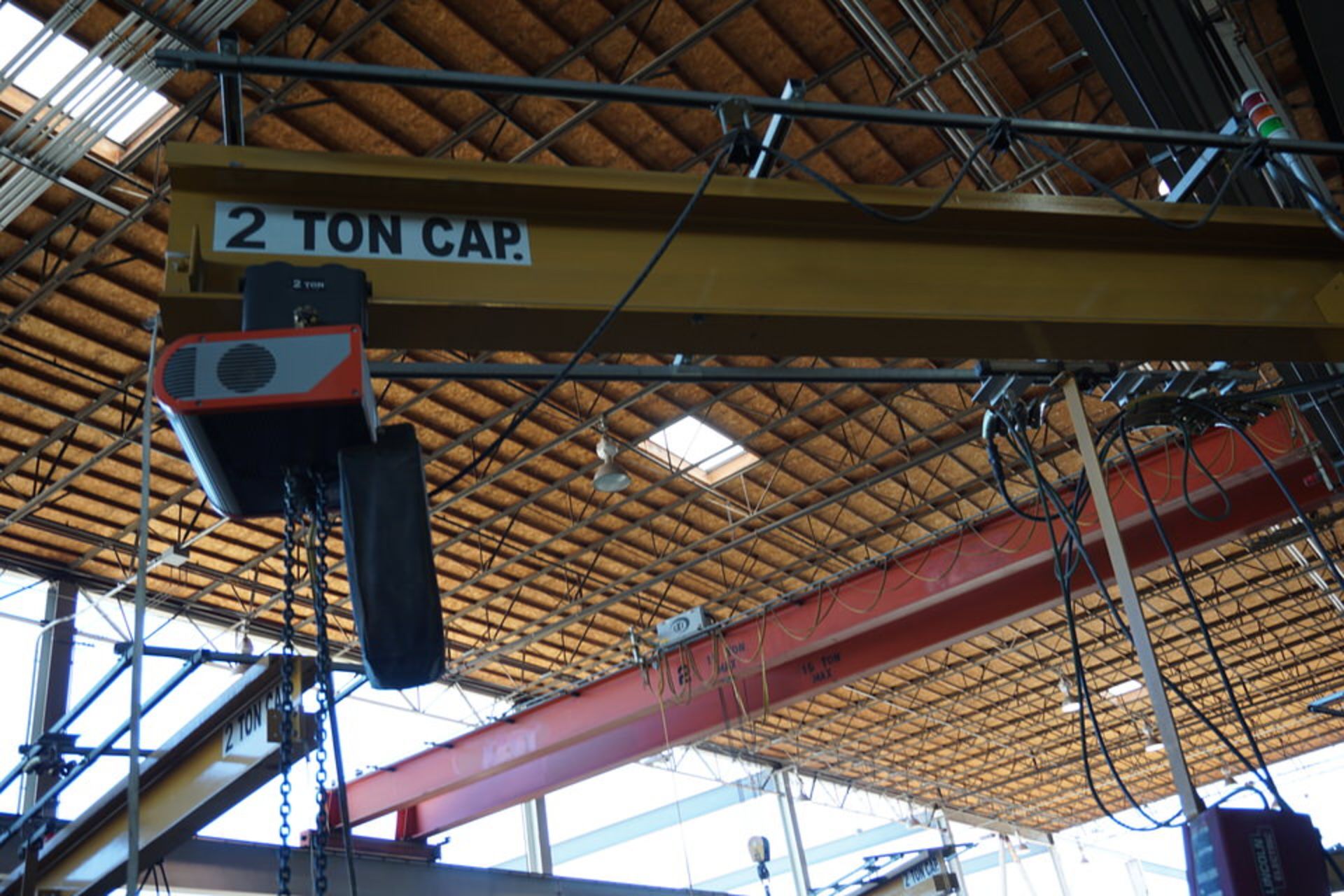 LINCOLN ELEC INVERTER V350 PRO WIRE WELDER W/ LF74 WIRE FEEDER, KONE JOB CRANE, 2 TON CAP W/ HOIST - Image 2 of 7