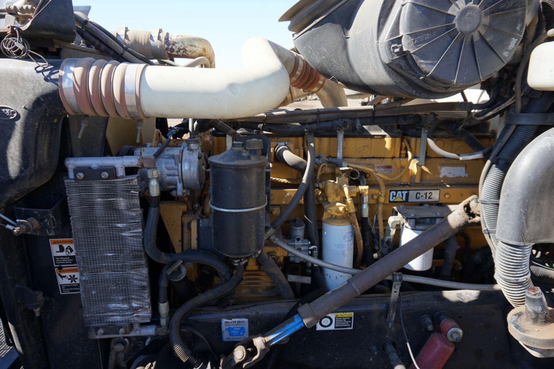 2000 PETERBILT TRUCK, C-12 CAT DIESEL ENGINE, 10-SPEED TRANSMISSION, MILES: 286,282, VIN: - Image 7 of 22