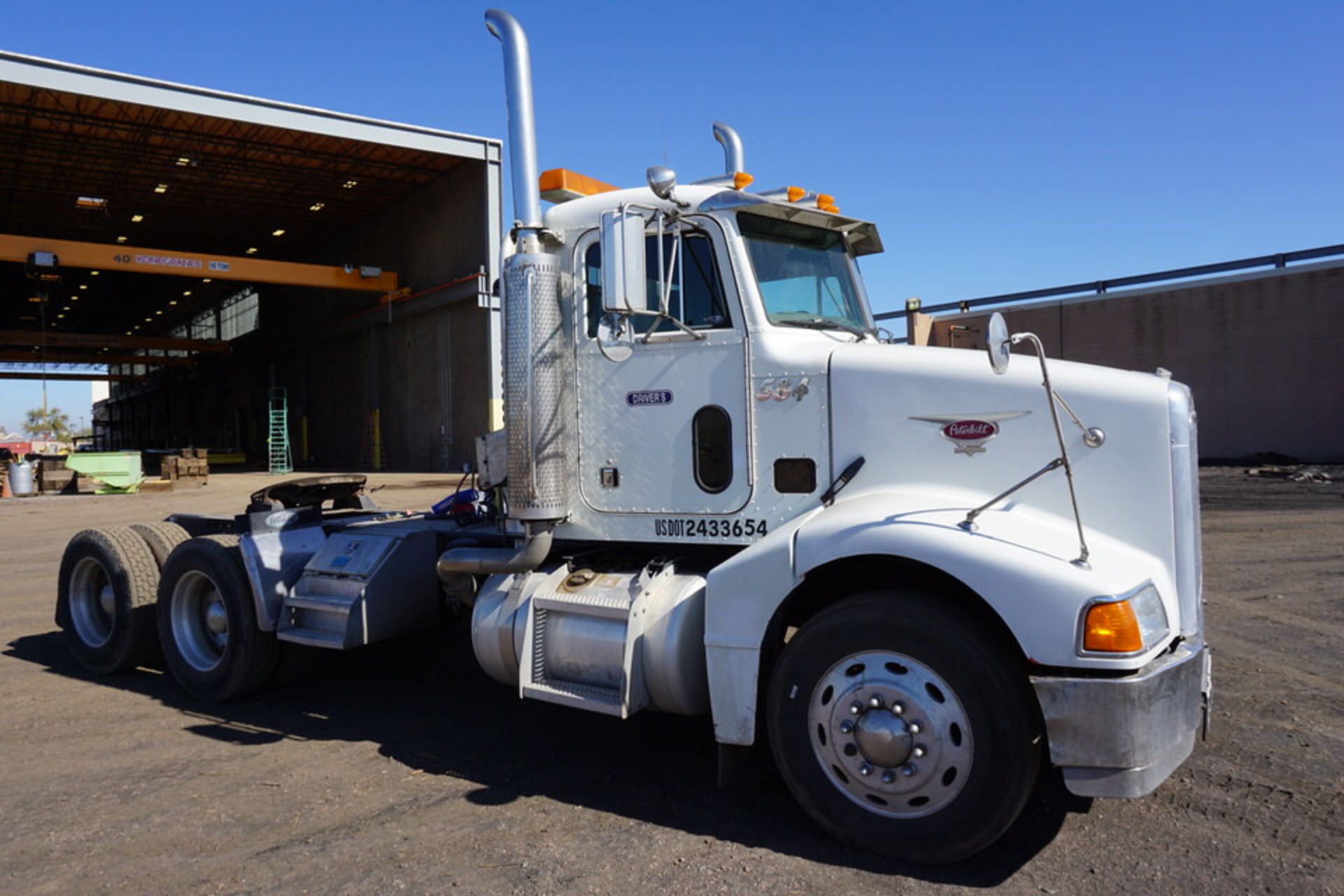 2000 PETERBILT TRUCK, C-12 CAT DIESEL ENGINE, 10-SPEED TRANSMISSION, MILES: 286,282, VIN: - Image 16 of 22