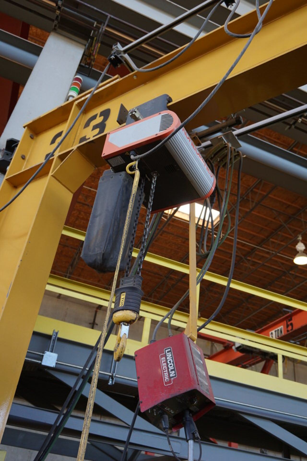 LINCOLN ELEC INVERTER V350 PRO WIRE WELDER W/ LF74 WIRE FEEDER, KONE JOB CRANE, 2 TON CAP W/ HOIST - Image 3 of 7