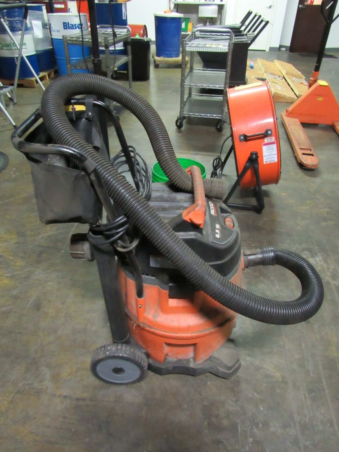 16 Gal. Ridgid Wet / Dry Shop Vac, 6.5 hp, 16 gal. cap., pleated paper cartridge filter, 2-1/2" dia. - Image 2 of 3