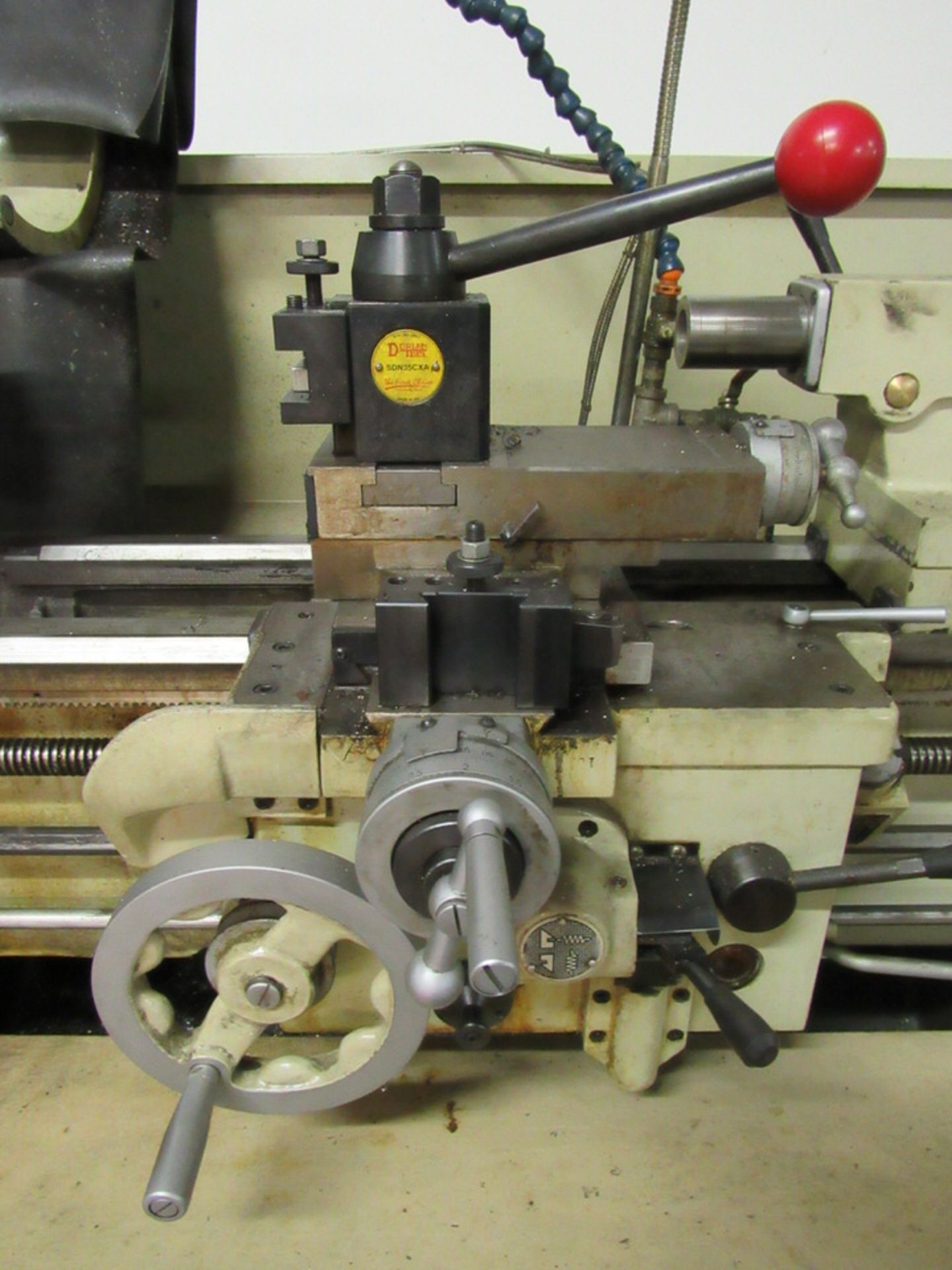 Victor Model 1640 B Engine Lathe, 16" swing over bed, 9.84" over cross slide, 23" in gap, 40" - Image 6 of 8