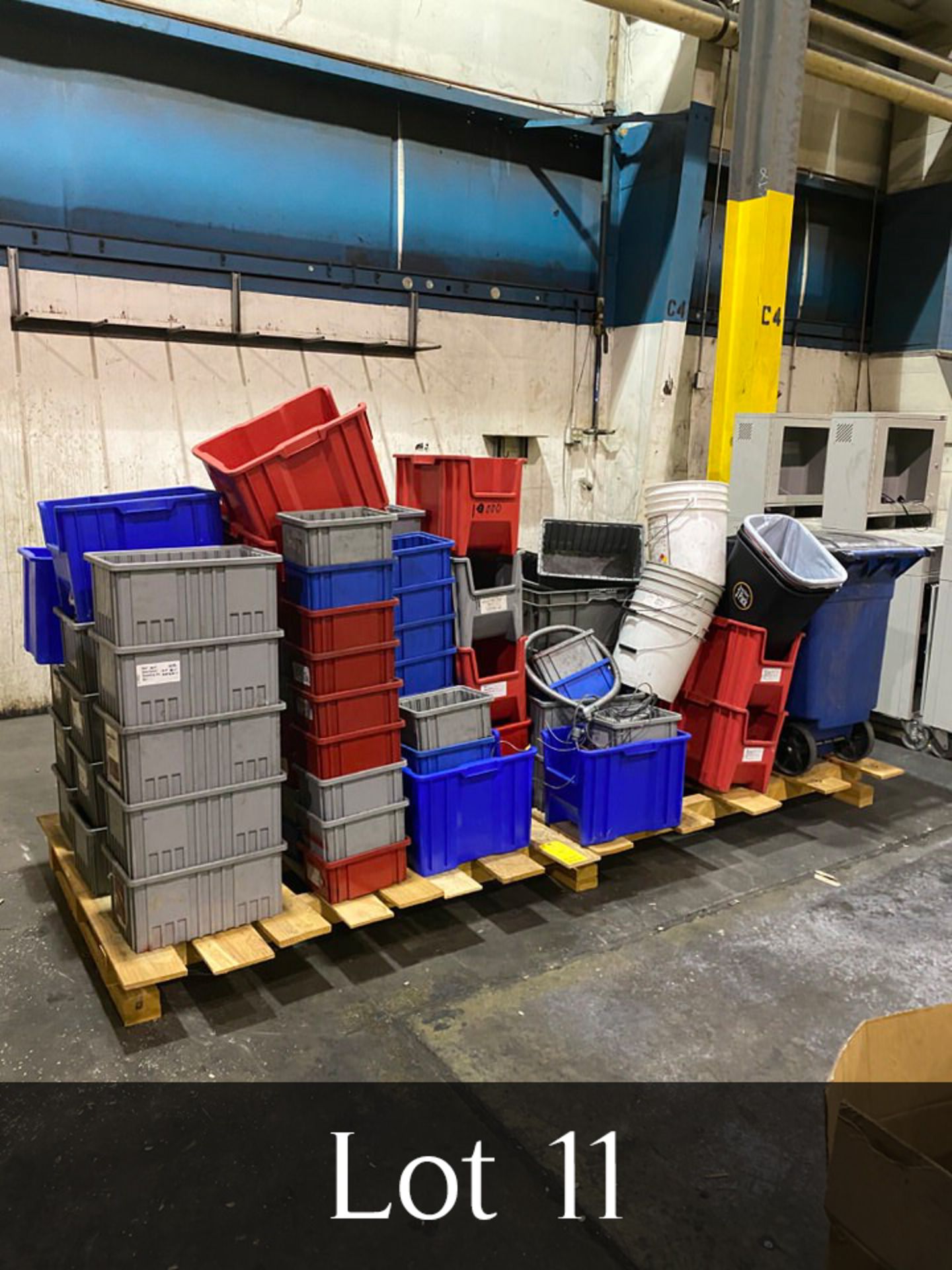 Large quantity of Misc Plastic Crates (LOCATION: 1400 WESTPARK WAY, EULESS TX 75856)