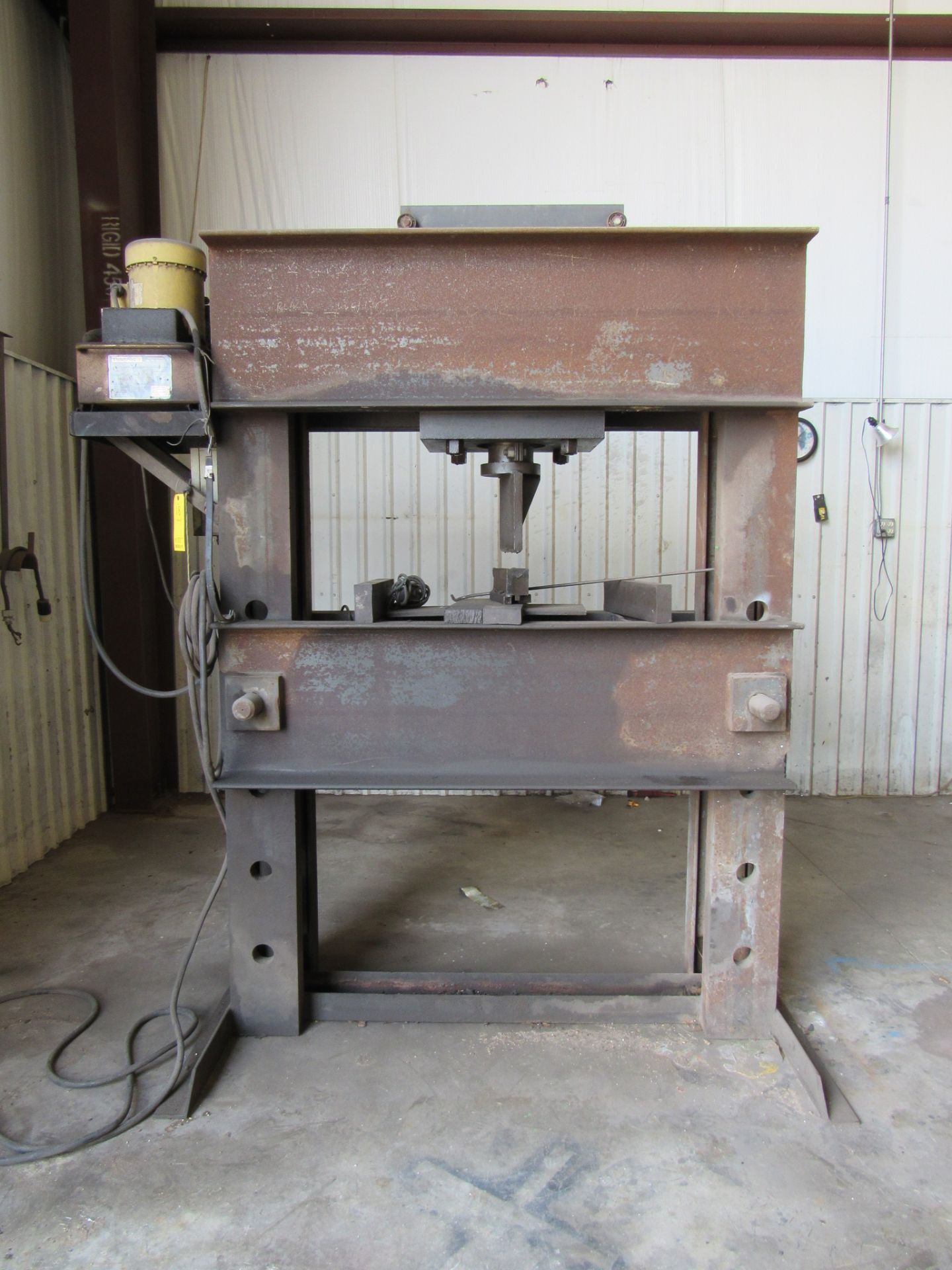 200 Ton Heavy Duty Shop Press with Enerpac Pump