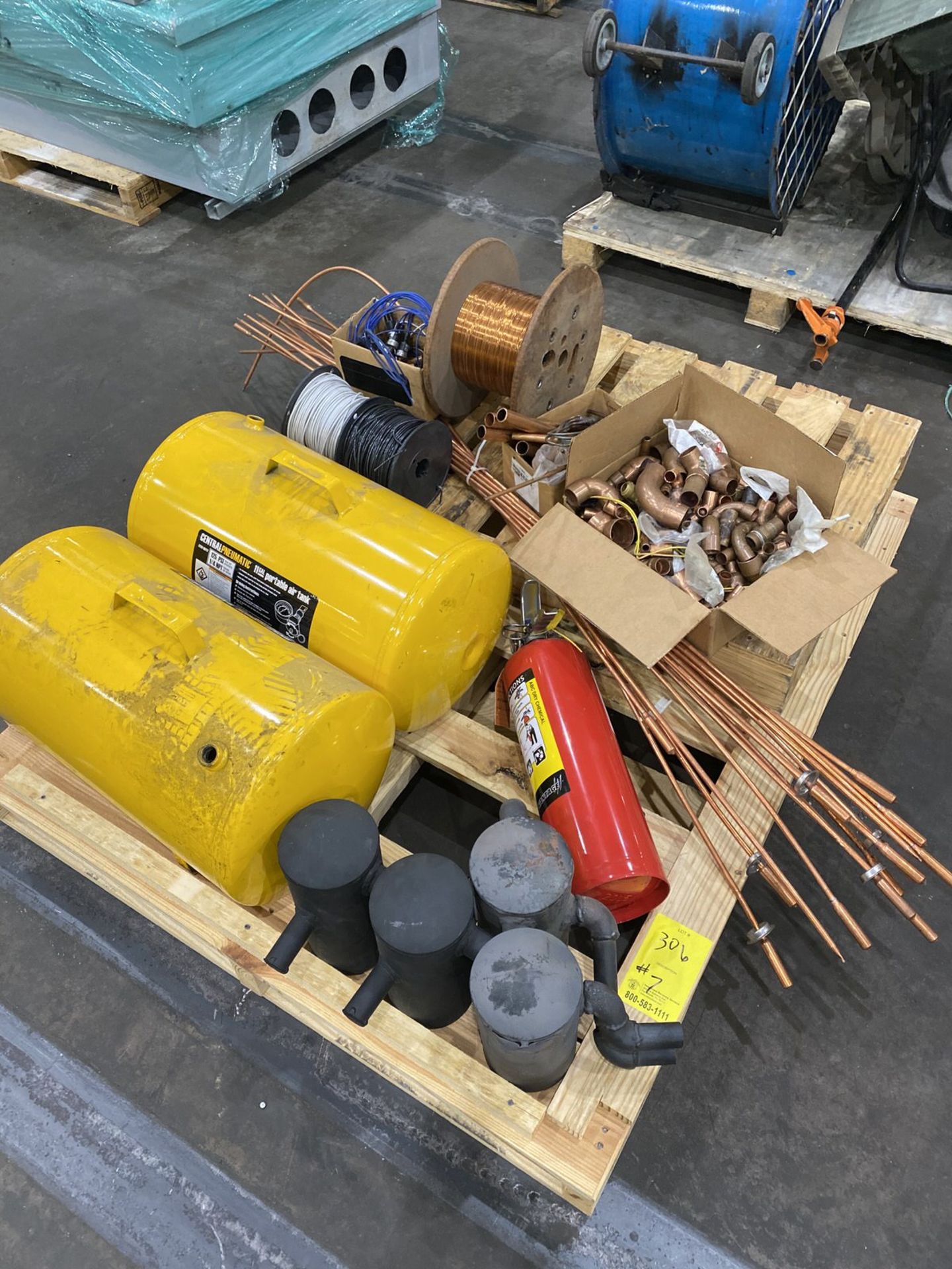 PALLET OF MISC COPPER AND GENERAL PNEUMATIC PORTABLE AIR TANKS