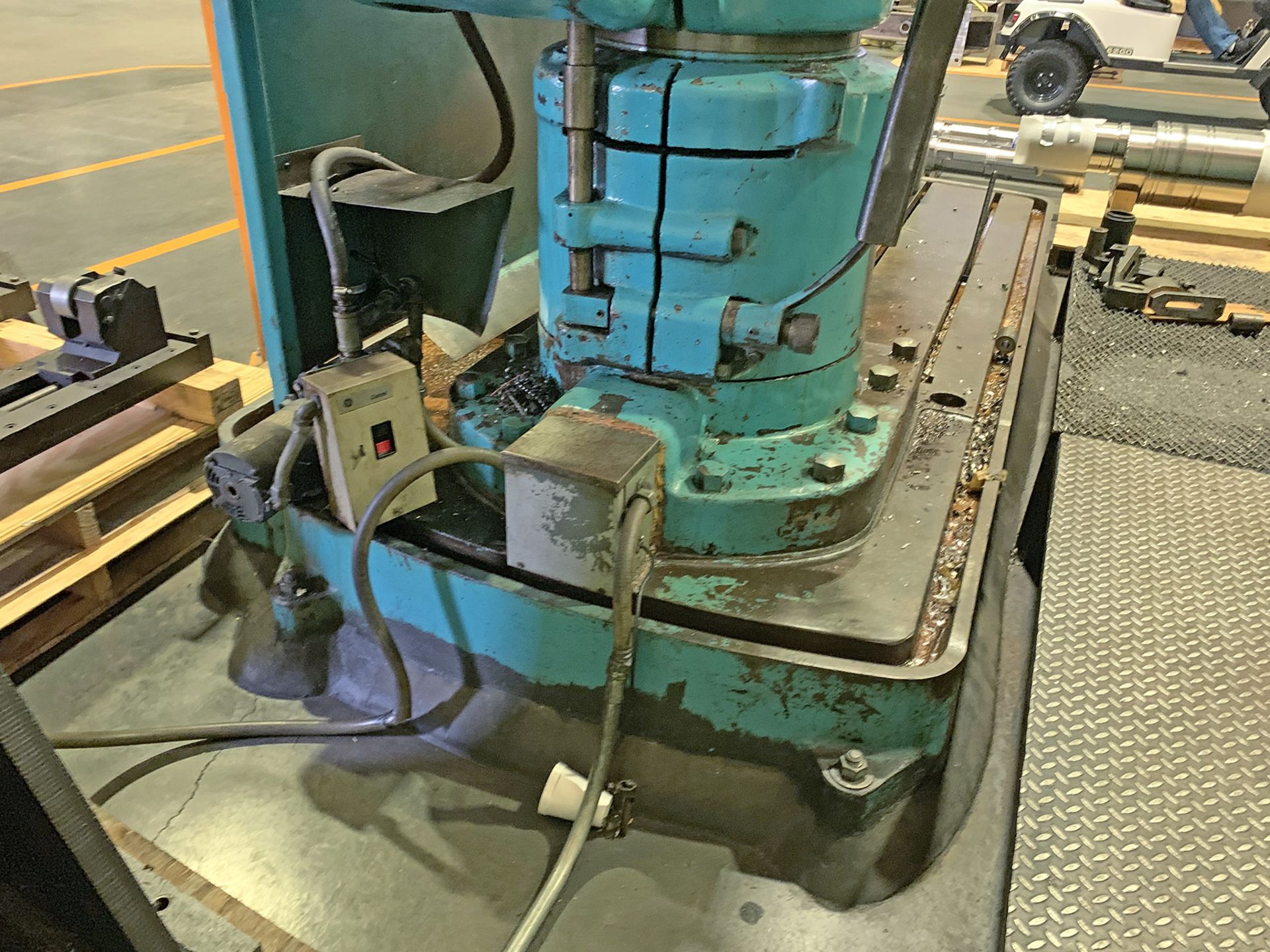 8' 19" CINCINNATI BICKFORD SUPER SERVICE RADIAL ARM DRILL - Image 6 of 9