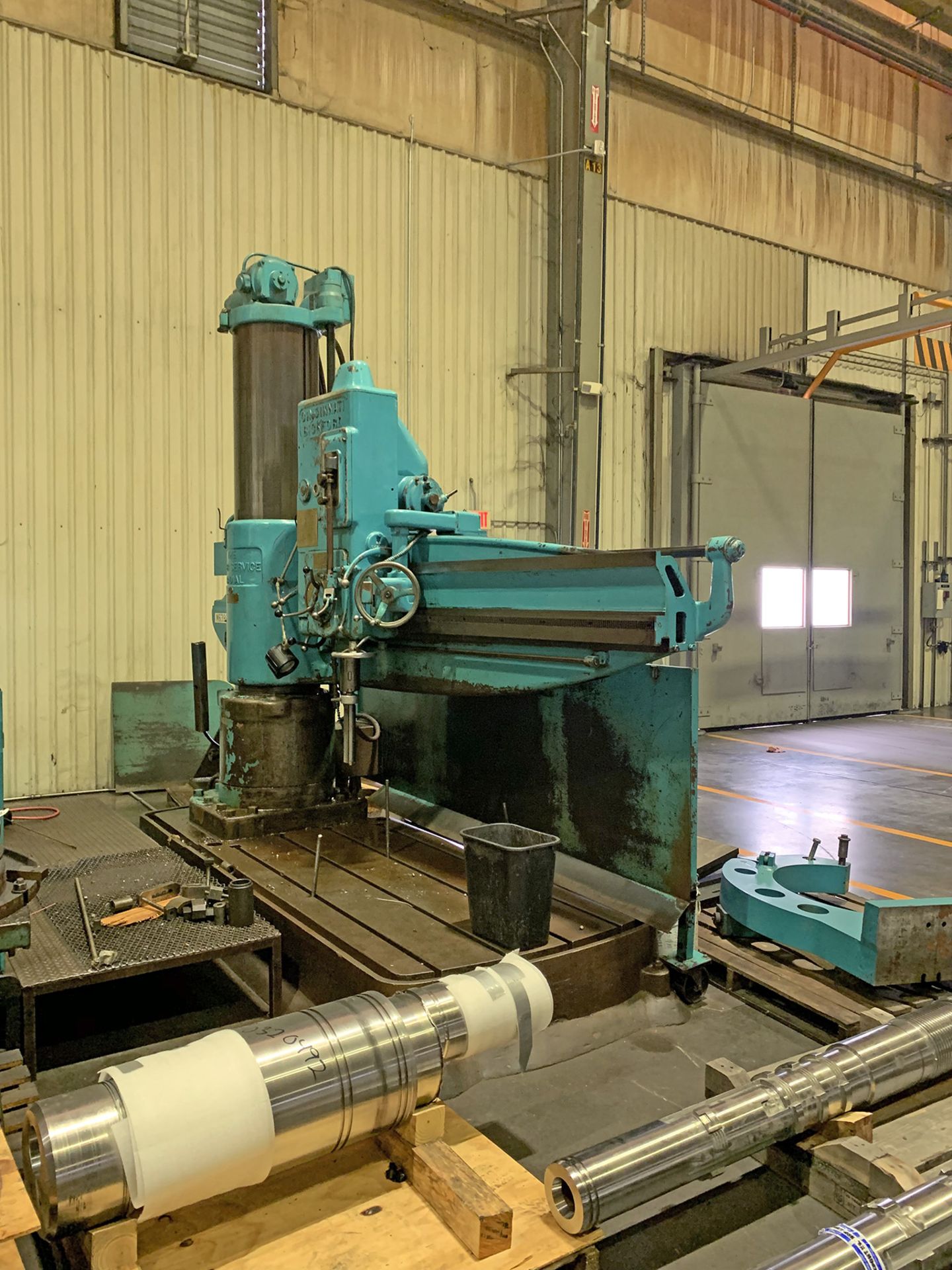 8' 19" CINCINNATI BICKFORD SUPER SERVICE RADIAL ARM DRILL - Image 2 of 9