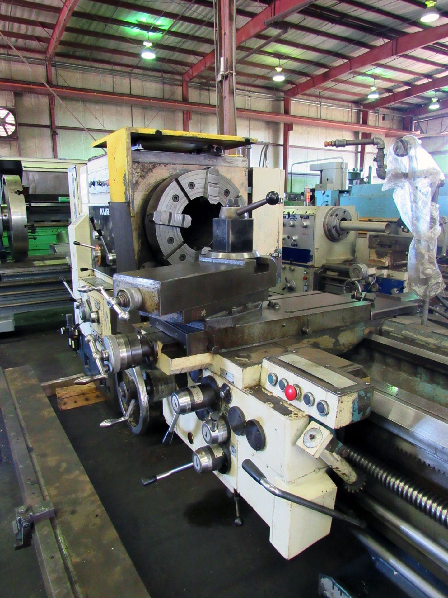 32" X 118" KURAKI MODEL LC-403 30 HOLLOW SPINDLE LATHE WITH 12.5" SPINDLE BORE - Image 4 of 19