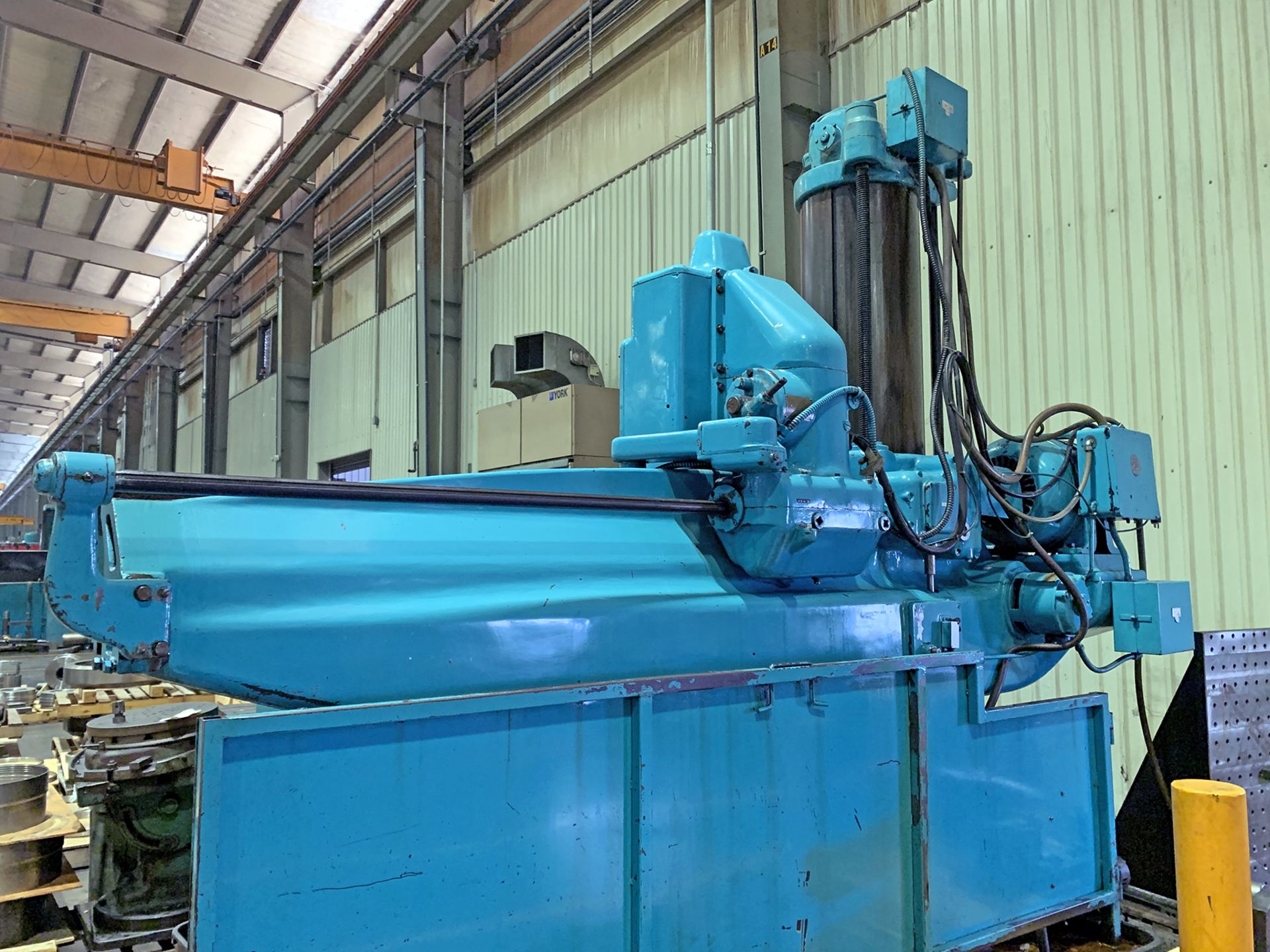 8' 19" CINCINNATI BICKFORD SUPER SERVICE RADIAL ARM DRILL - Image 5 of 9