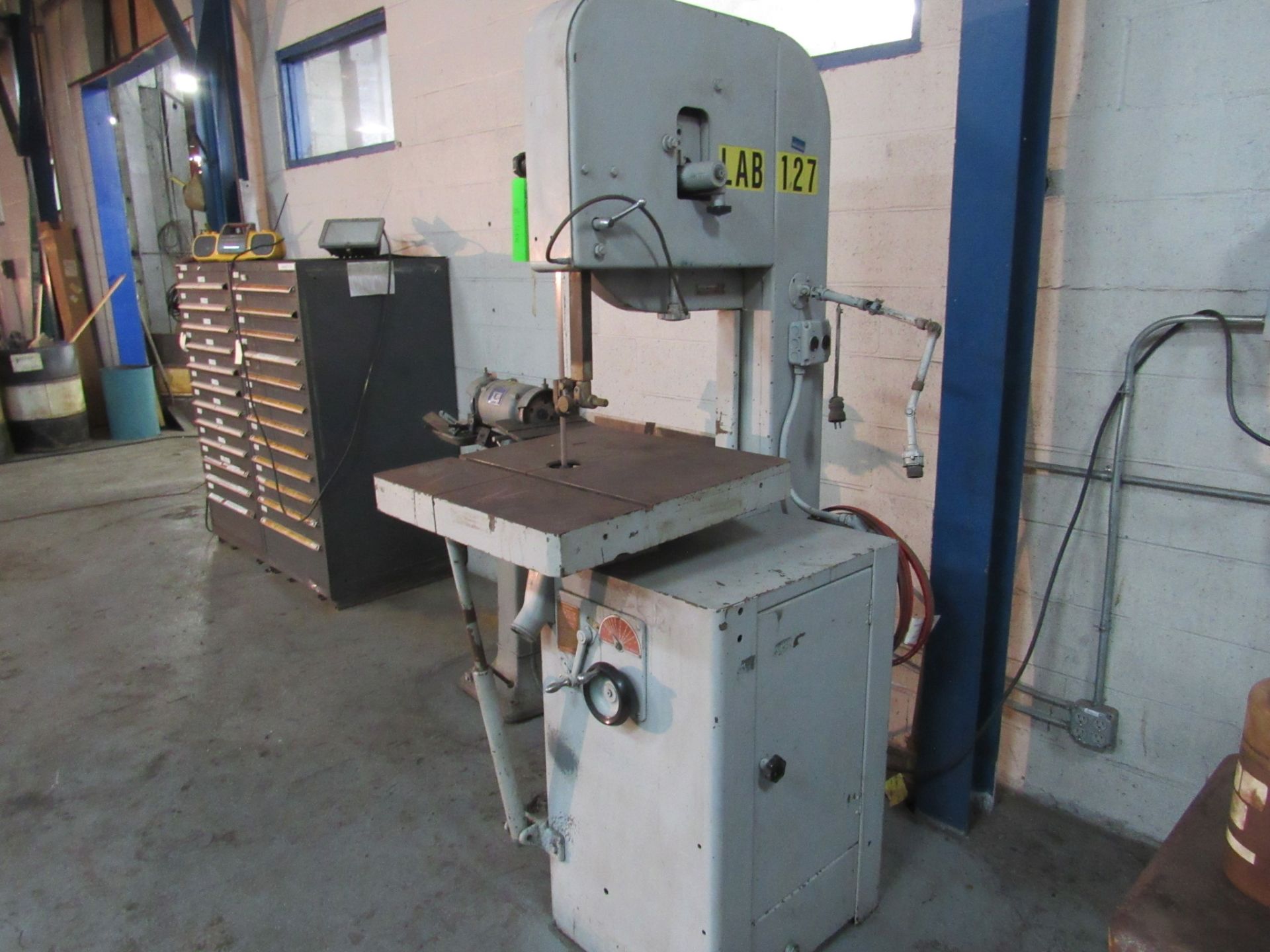 12" X 18" ROCKWELL VERTICAL BAND SAW - Image 2 of 3