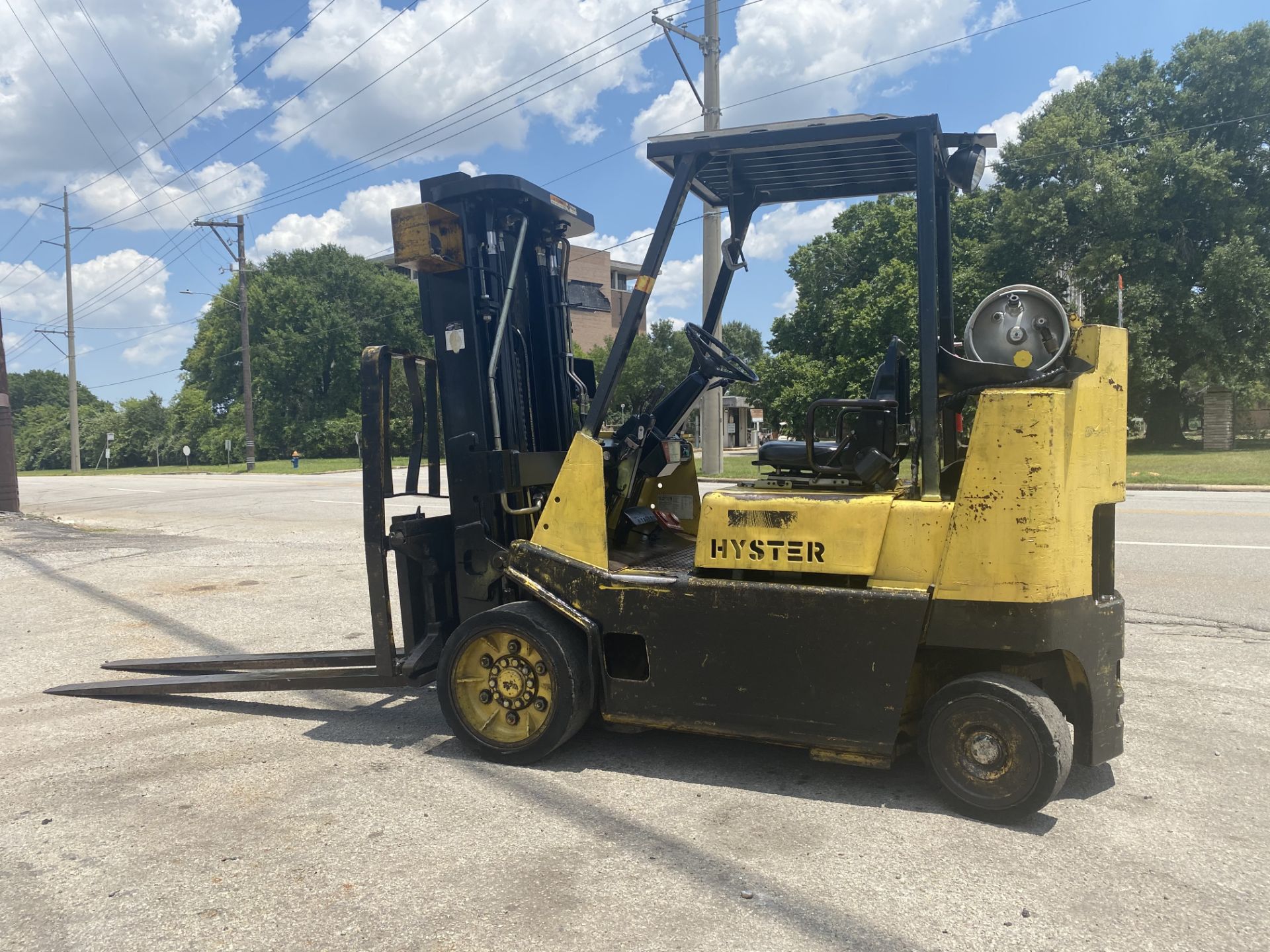 8,000 LB. HYSTER MODEL S80XLBCS FORKLIFT WITH TRIPLE STAGE MAST