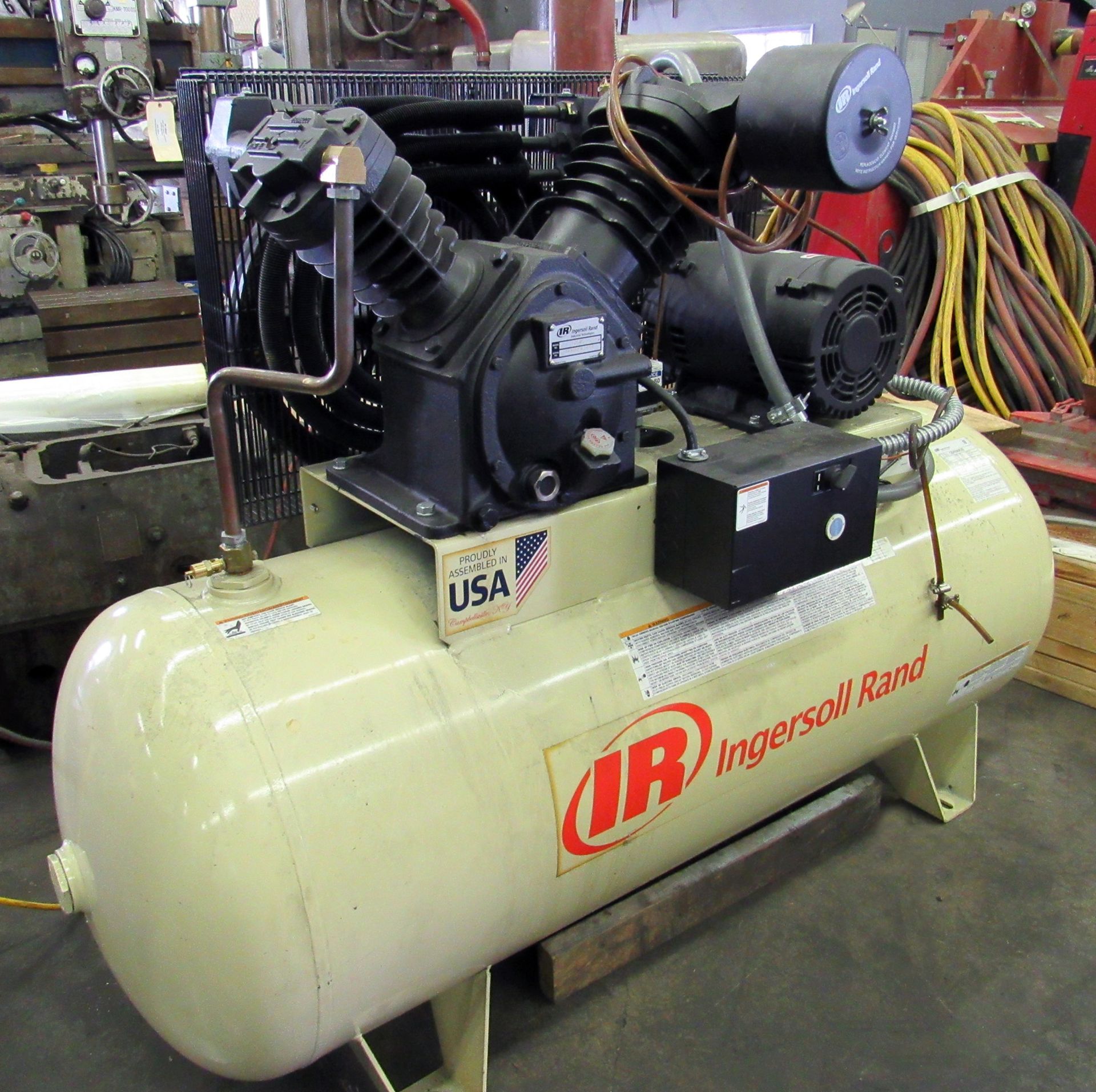 INGERSOLL RAND MODEL 2545 TANK MOUNTED AIR COMPRESSOR - Image 3 of 7