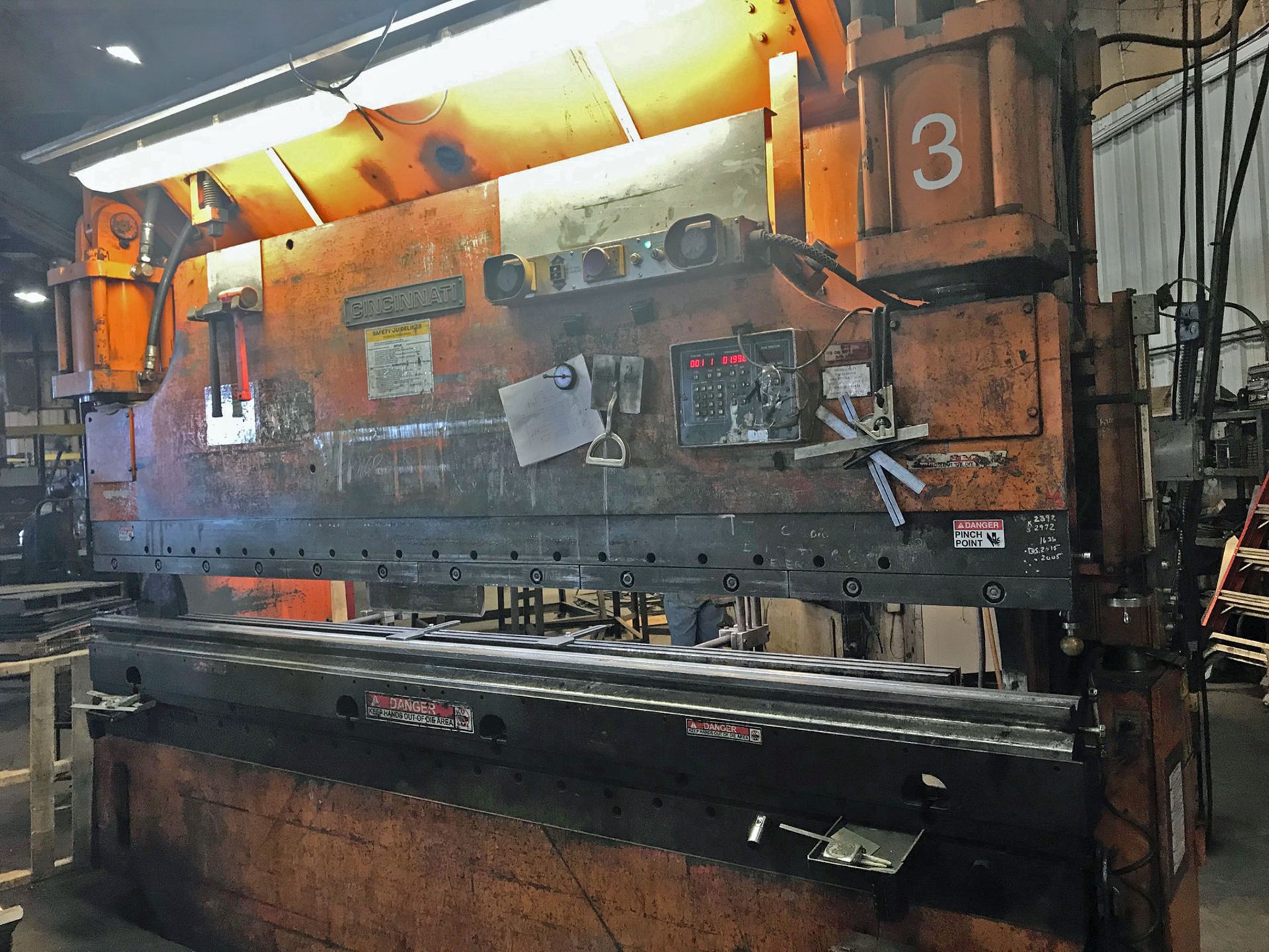 10' X 175 TON CINCINNATI MODEL 175CB HYDRAULIC PRESS BRAKE