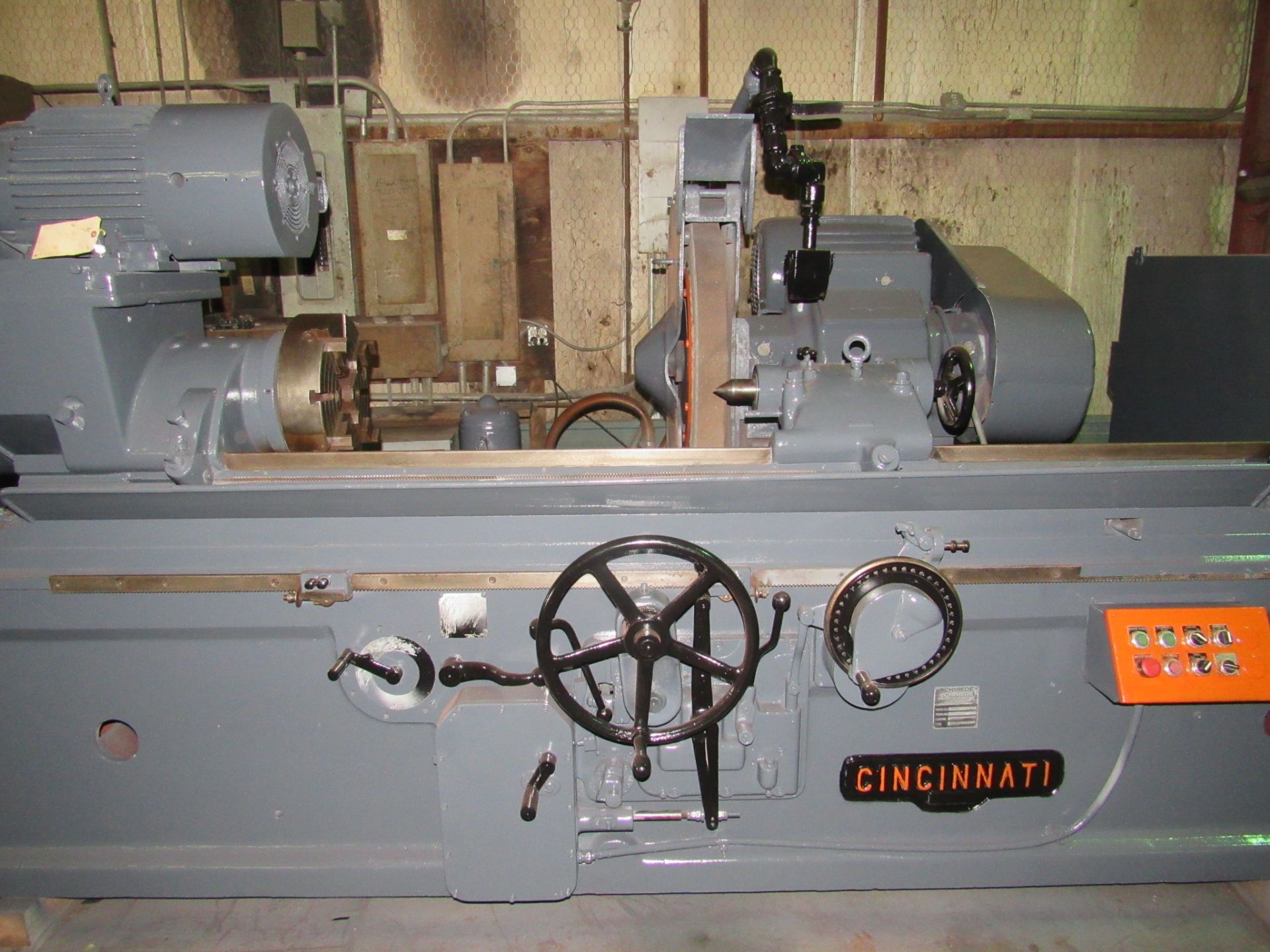 17" X 72" HEAVY DUTY CINCINNATI PLAIN CYLINDRICAL GRINDER - Image 14 of 16