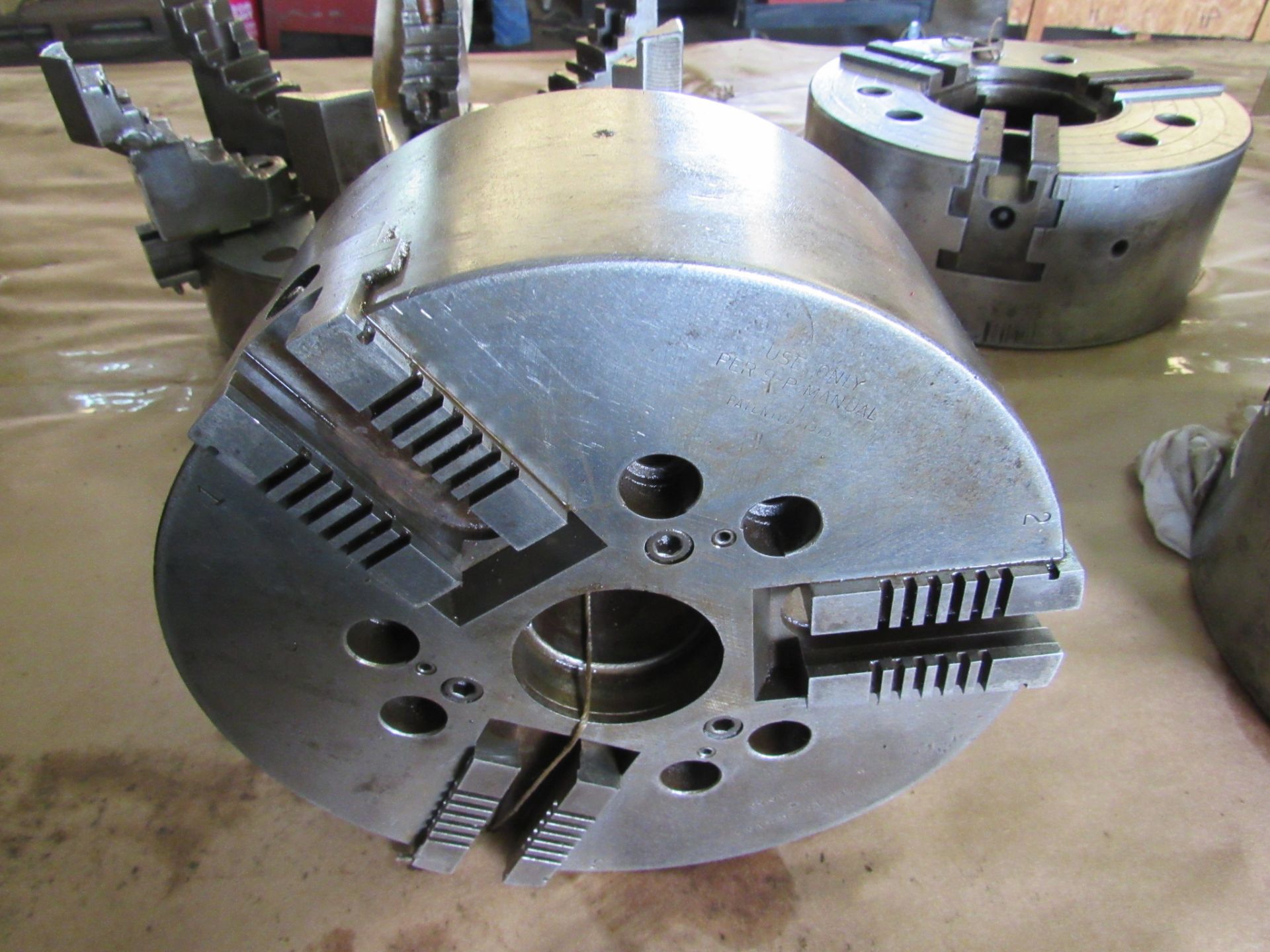 10" 3-JAW HYDRAULIC CHUCK, 2-1/4" THREADED BACK, SERRATED JAWS - Image 3 of 4