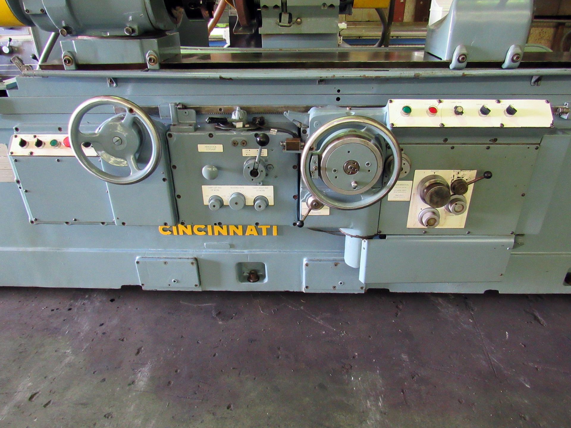 CINCINNATI MODEL DE UNIVERSAL CYLINDRICAL GRINDER - Image 10 of 17