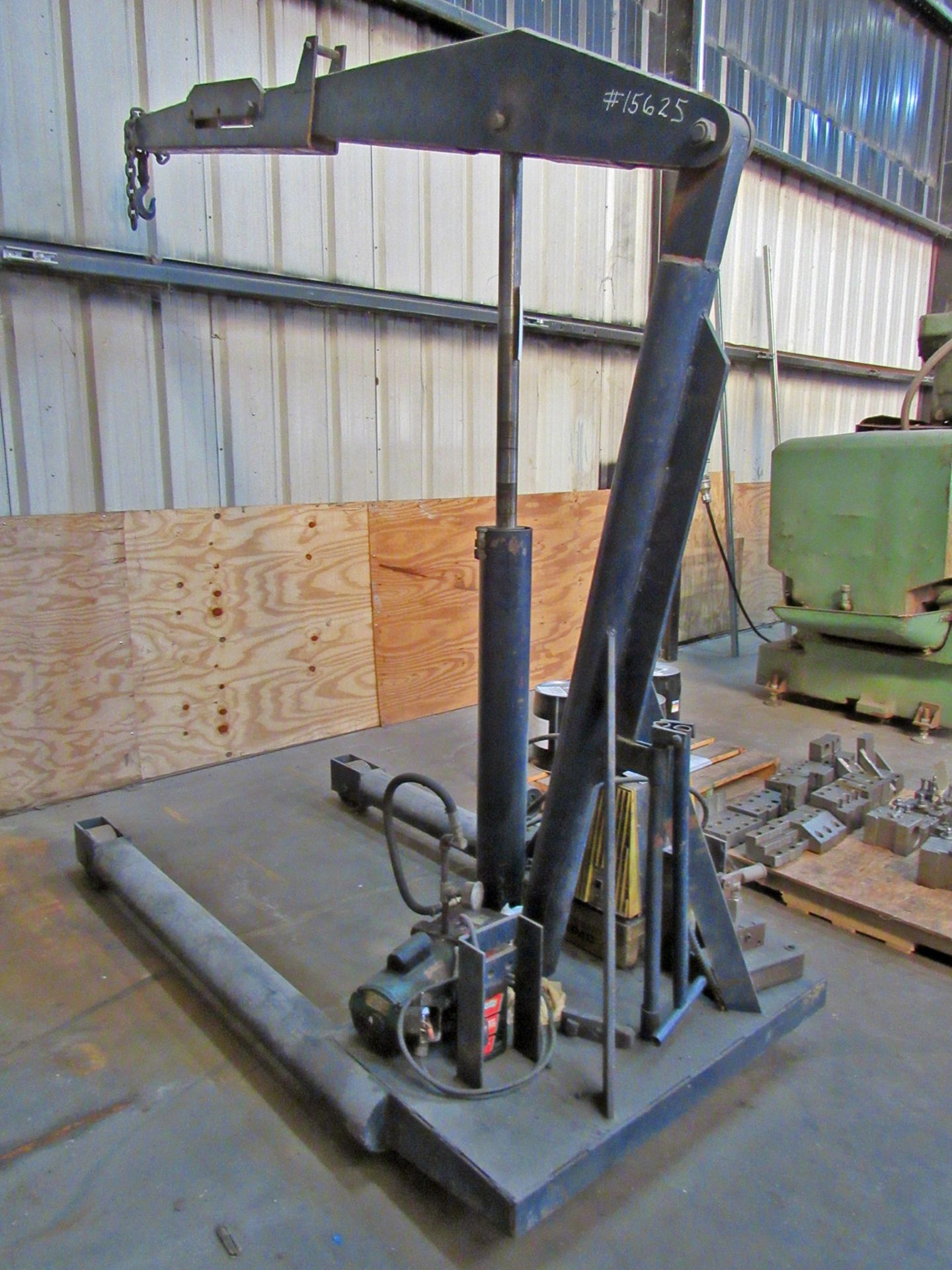 6,000 LB. CAPACITY RUGER PORTABLE SHOP CRANE - Image 4 of 6