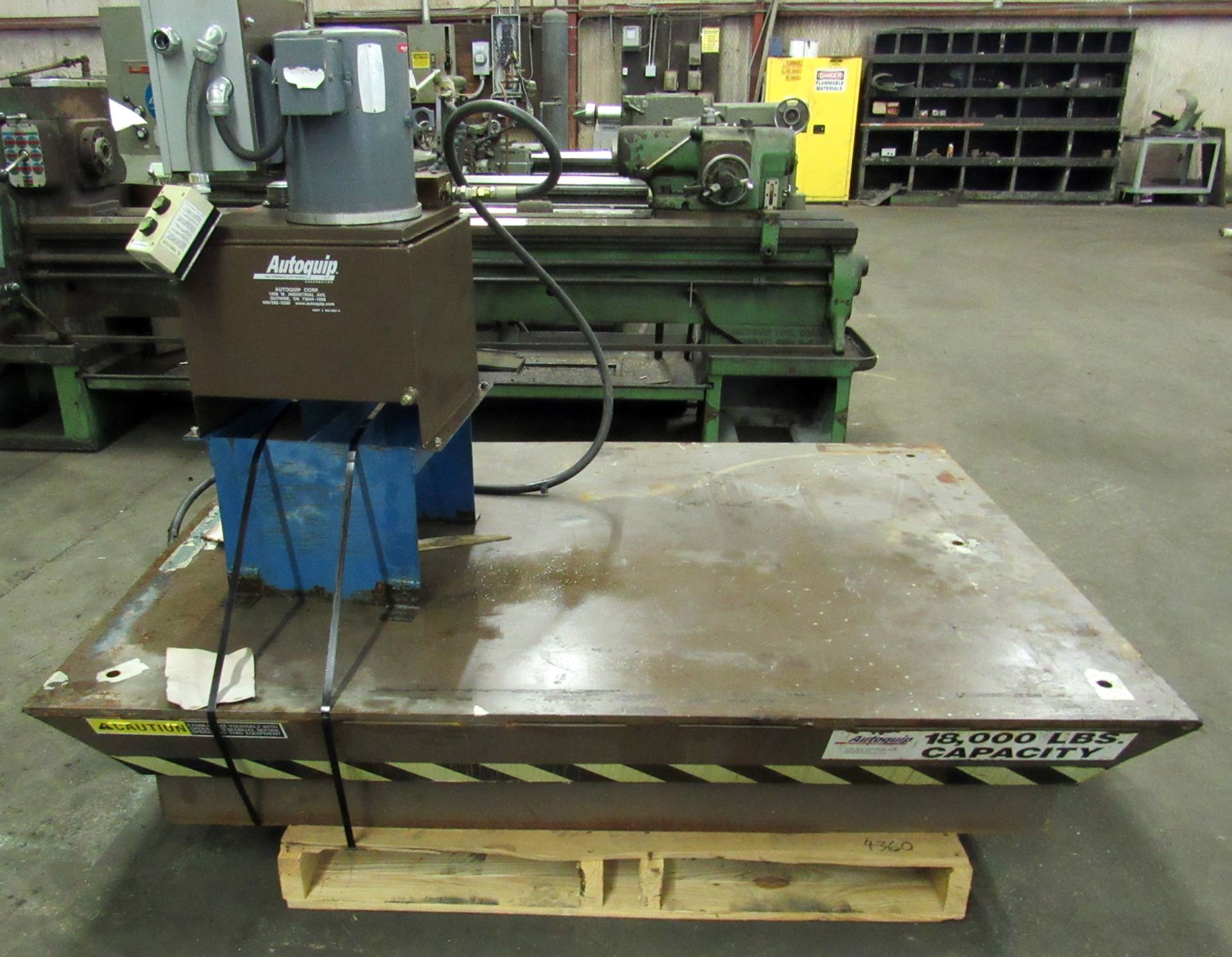 AUTOQUIP 18,000 LB. CAPACITY HYDRAULIC LIFT TABLE