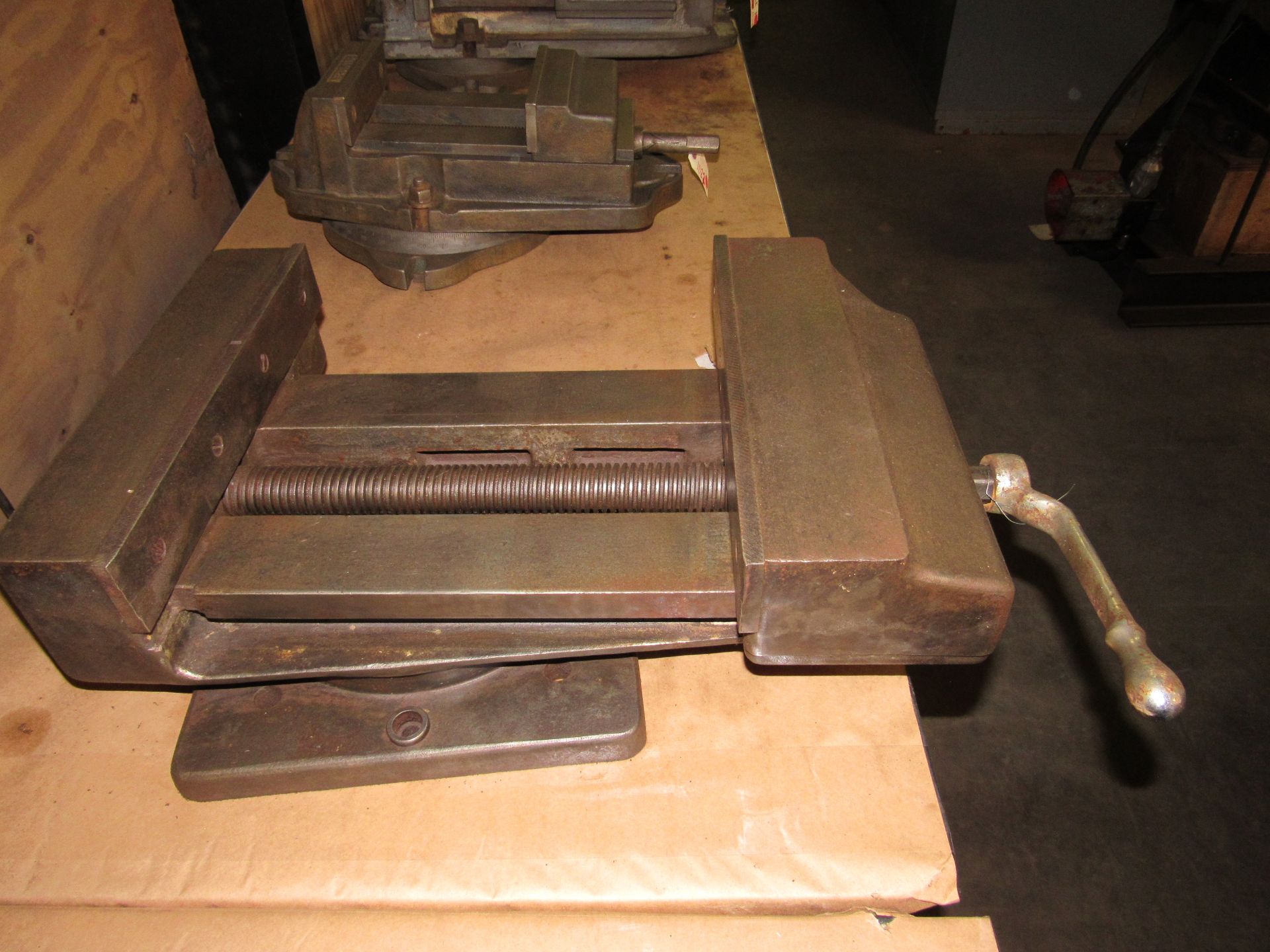 Heavy Duty Vise, rotary base, 14" opening, 15" wide - Image 4 of 6