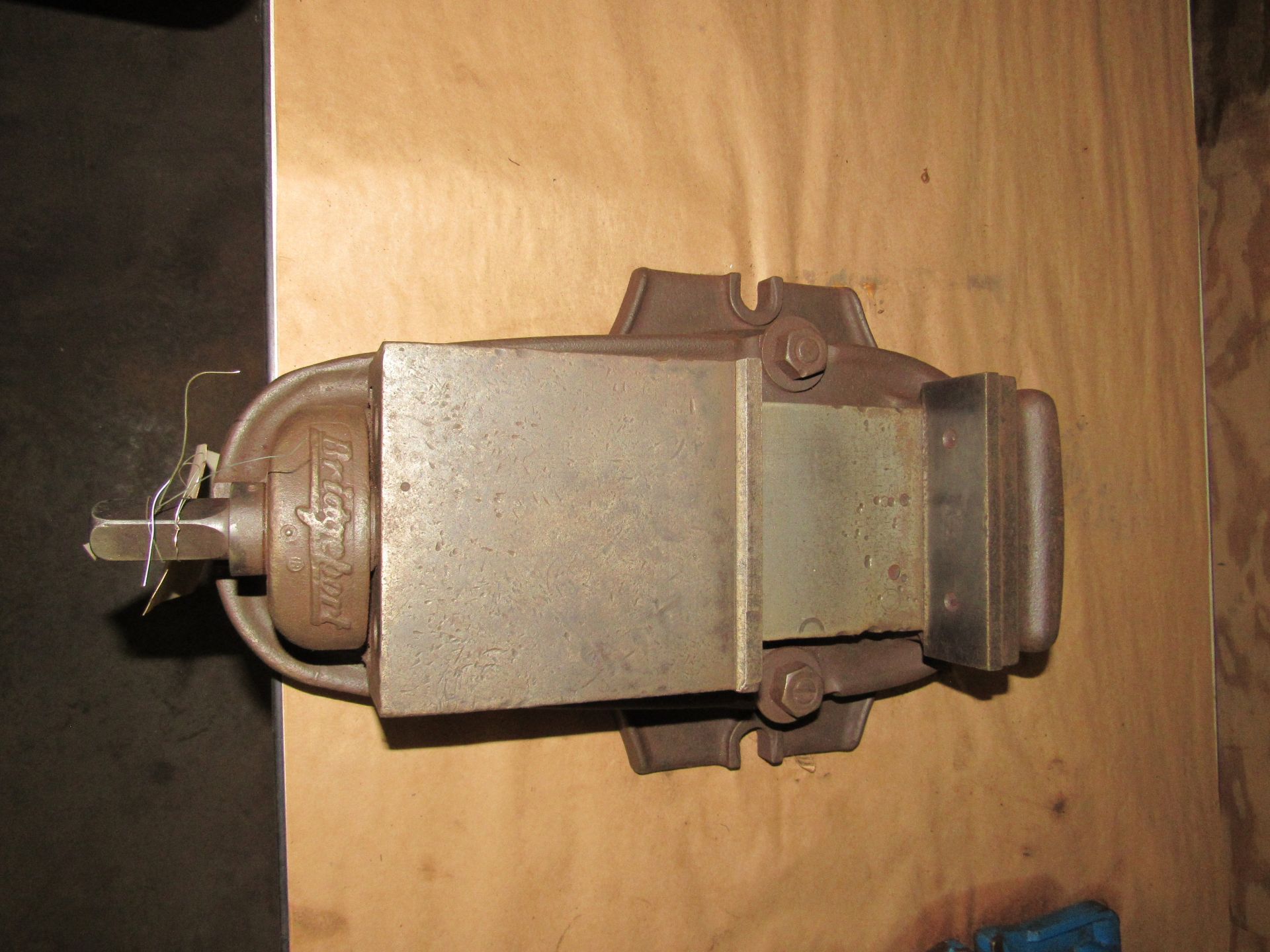 Bridgeport Vise, rotary base, 5" opening, 6" wide - Image 3 of 5