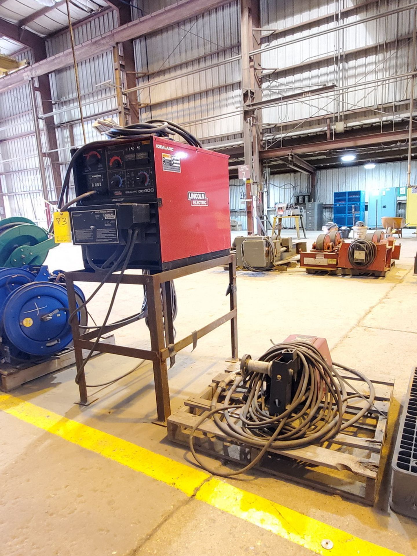 Lincoln Electric Idealarc DC 400 Multiprocessing Welder W/ Lincoln Ele LF-72 Feeder - Image 2 of 10