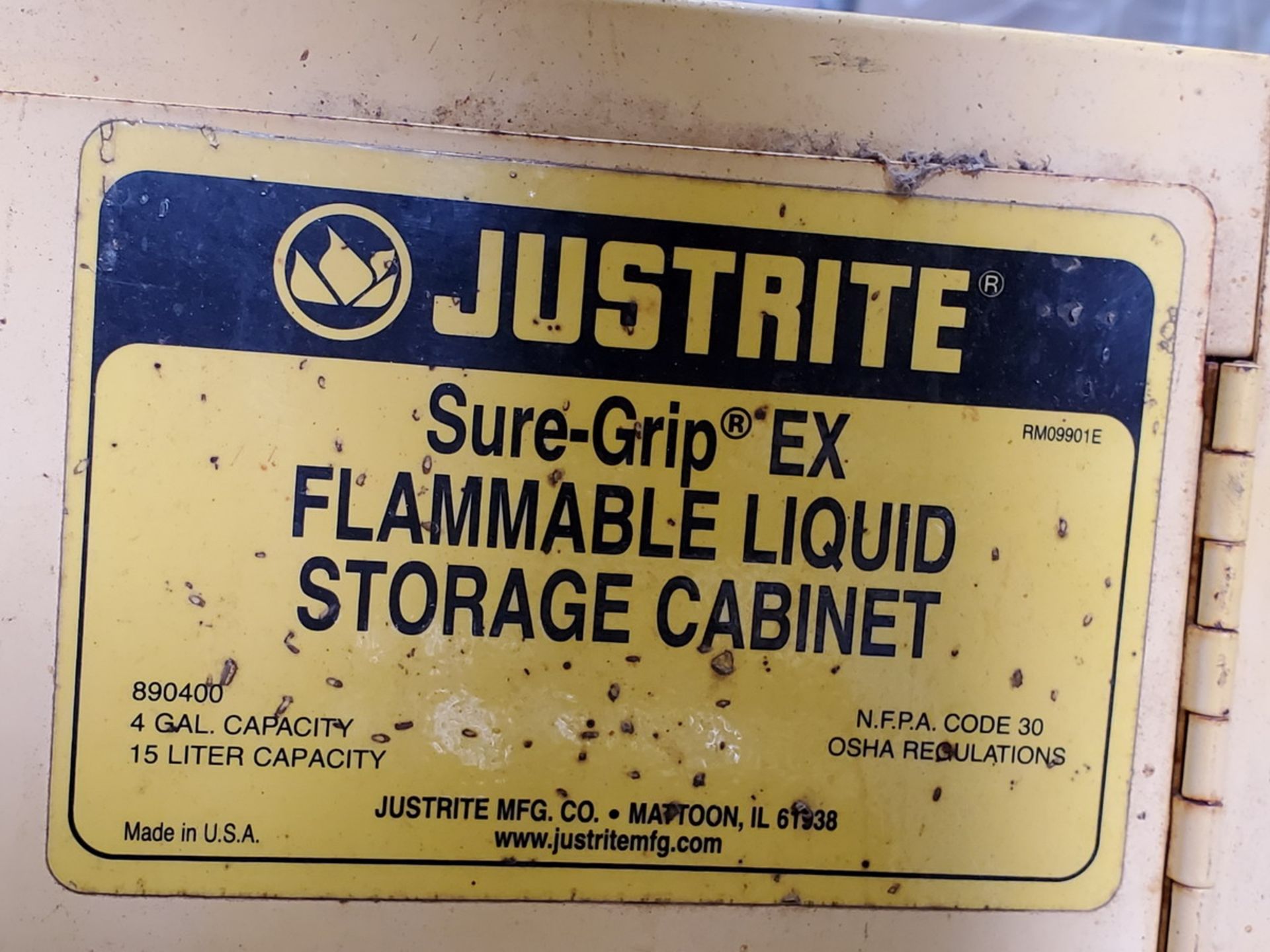 Justrite (2) Flammable Liquid Storage Lockers (1) 18"x23"x44"H 15gal Cap.; (1) 17"x17"x22-1/2"H 4gal - Image 3 of 3