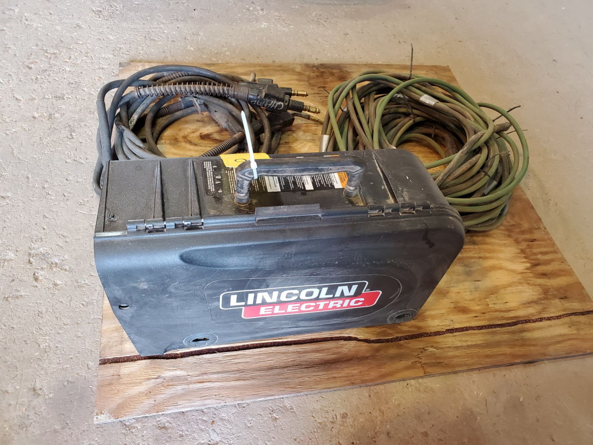 Lincoln Electric Suitcase Feeder - Image 3 of 4