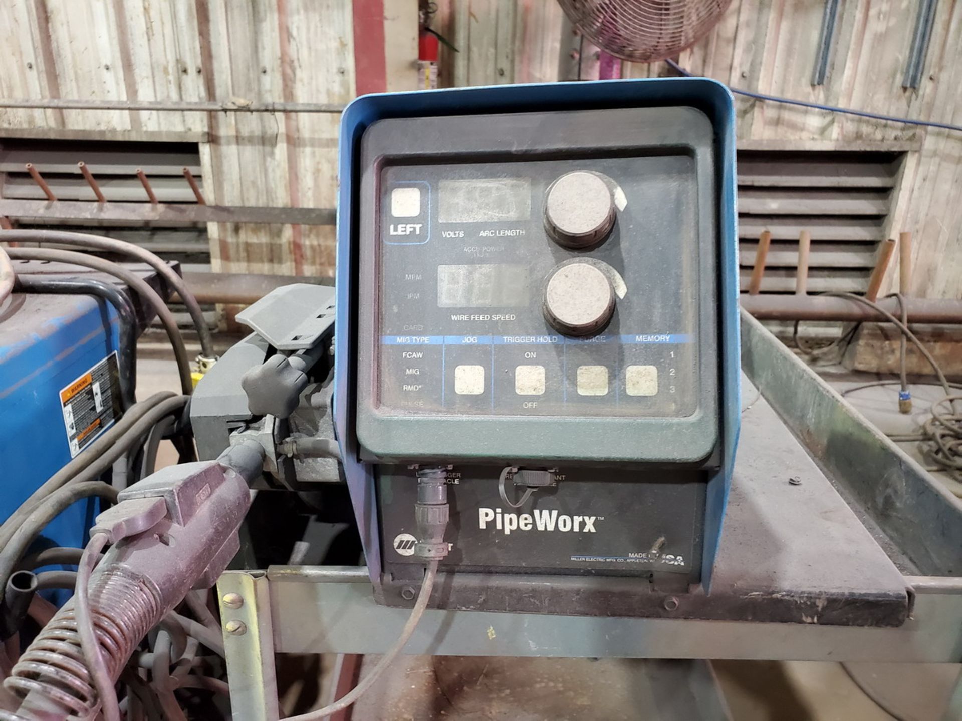 Miller Pipeworx 400 Multiprocessing Welder 350/565A, 230/460V, 50/60HZ, 3PH, W/ Pipeworx Feeder - Image 3 of 5