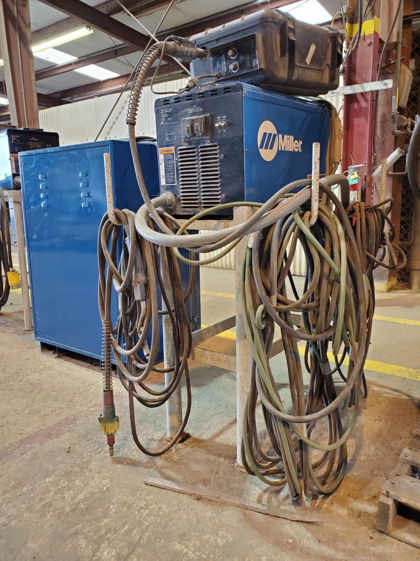 Miller XMT 456 CC/CV Multiprocessing Welder 50.8/27.8A, 230/460V, 50/60HZ, 3 PH; W/ Suitcase 12RC - Image 4 of 8