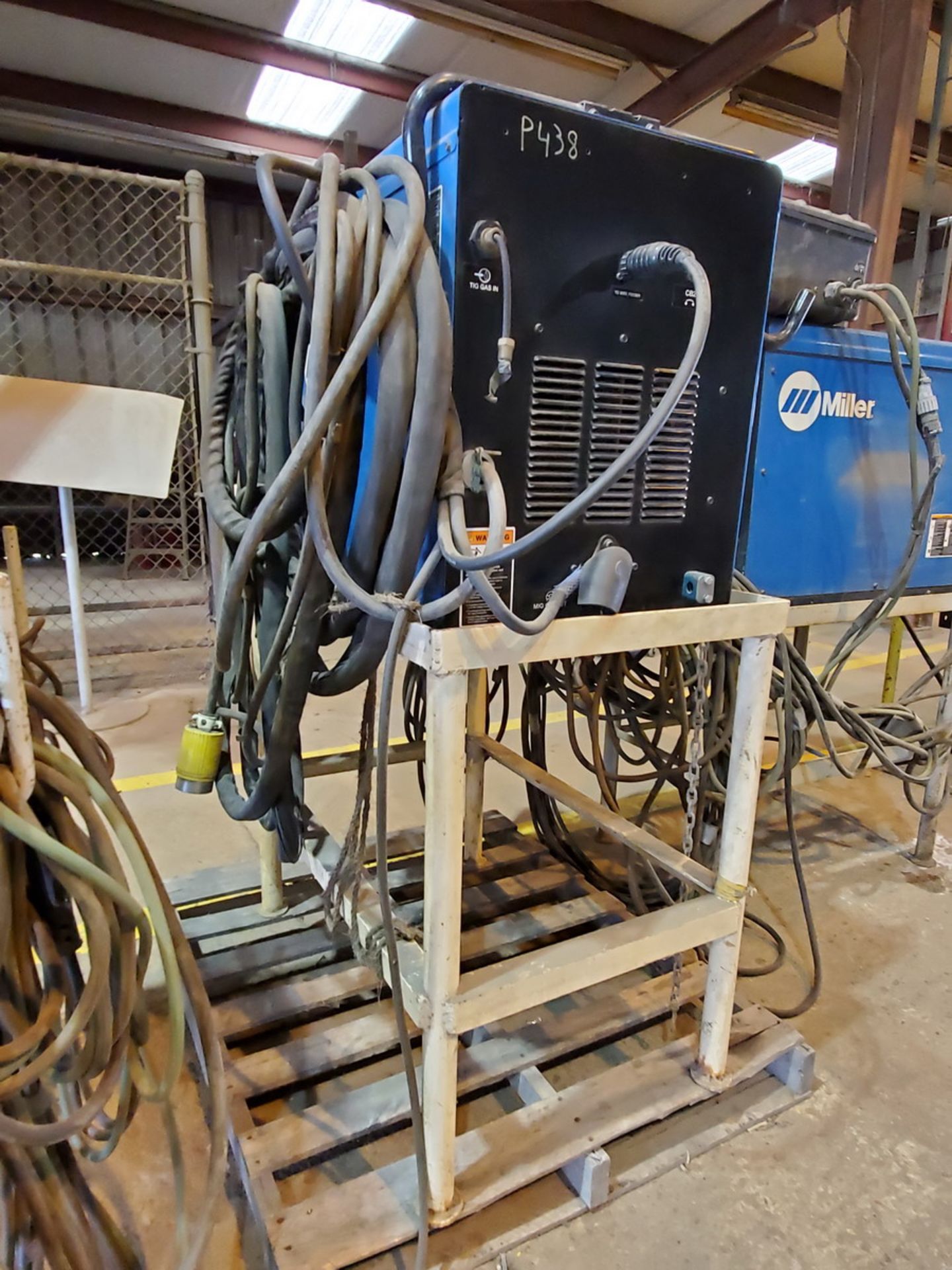 Miller Pipeworx 400 Multiprocessing Welder 350/565A, 230/460V, 50/60HZ, 3PH - Image 4 of 8