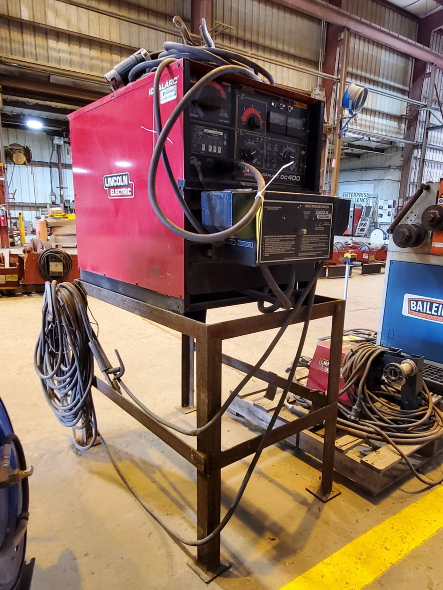 Lincoln Electric Idealarc DC 400 Multiprocessing Welder W/ Lincoln Ele LF-72 Feeder - Image 3 of 10