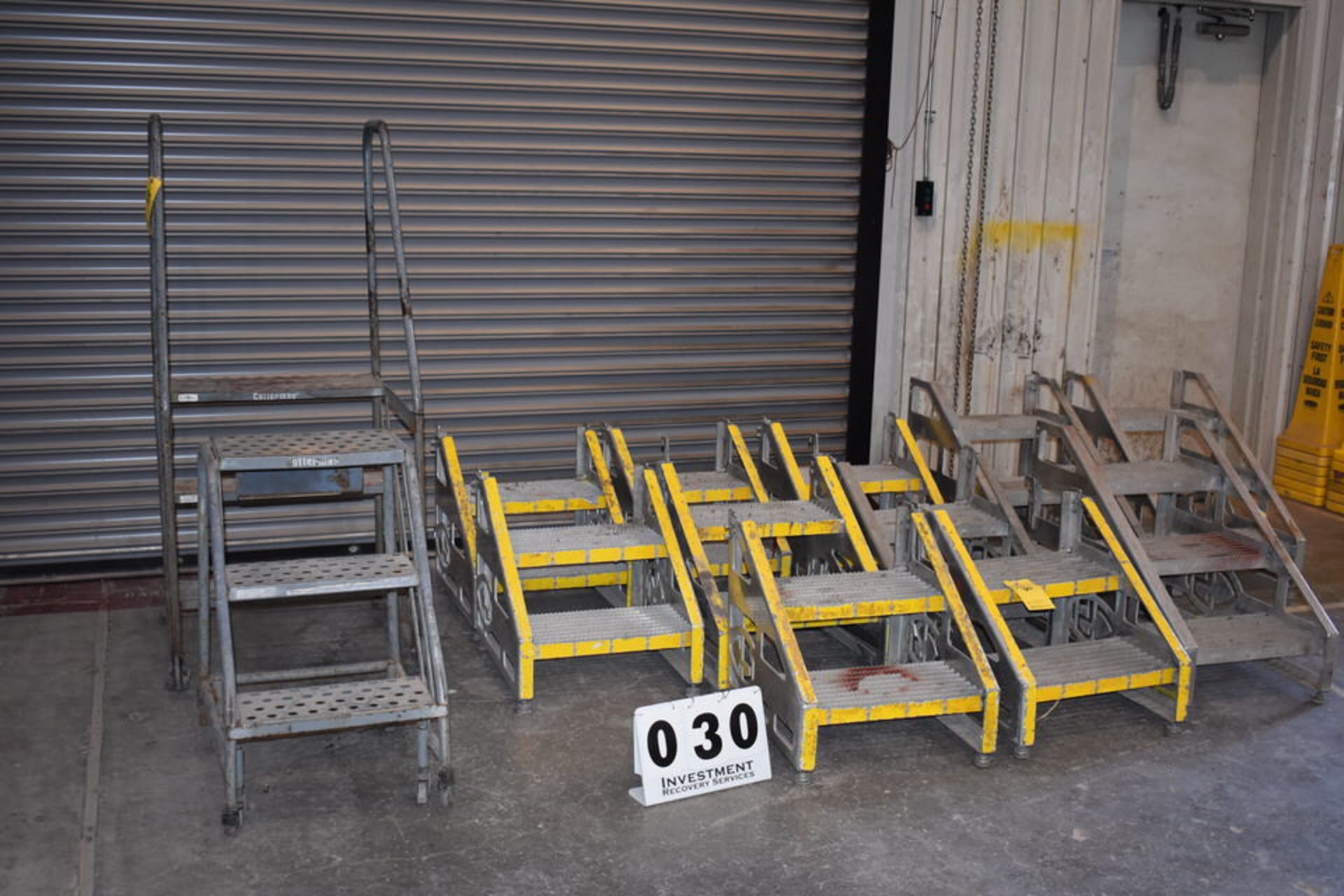 ASSORT 2 & 3 STEP LADDERS