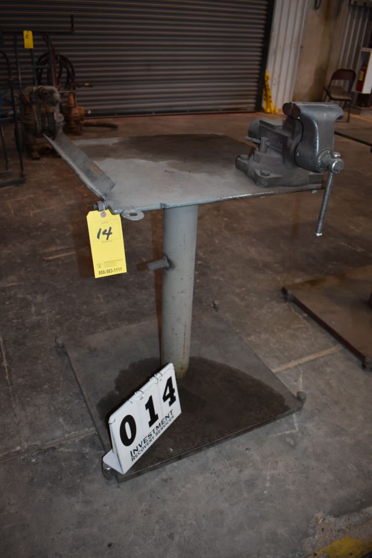 26" X 26" FREE STANDING HD TABLE W/ 5 1/2" VISE