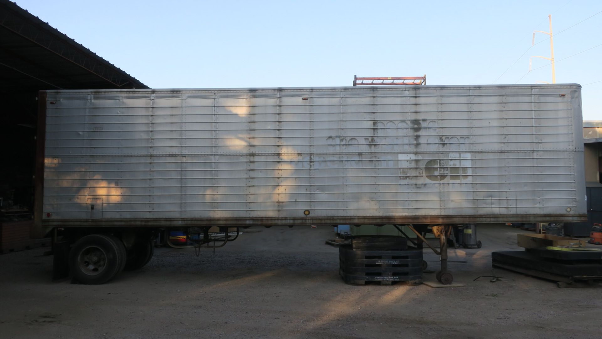 Hobbs 40’ Trailer 65.000 GVWR Single Axle Swing Doors Skylights - Image 2 of 2