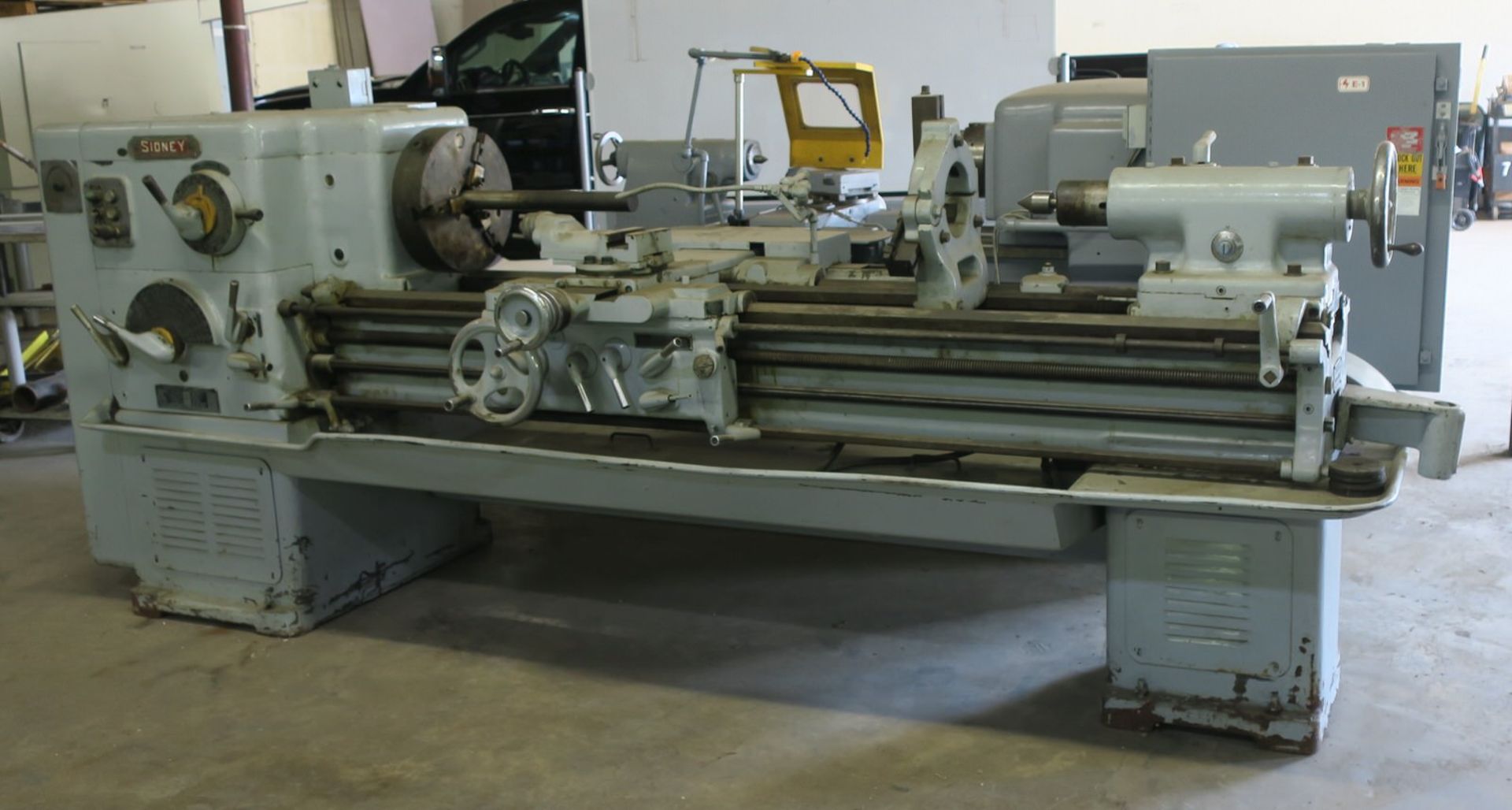 Sidney Model 16 Engine Lathe 18 In Swing 60 In Between Centers