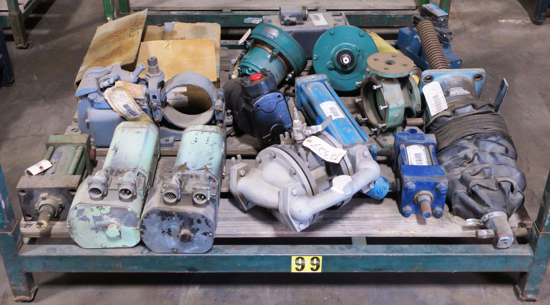 Kollmorgen & Siemens Servo Motors, Sumitomo SM-CYCLO Drive, Pump, Hydraulic Cylinders, Pump