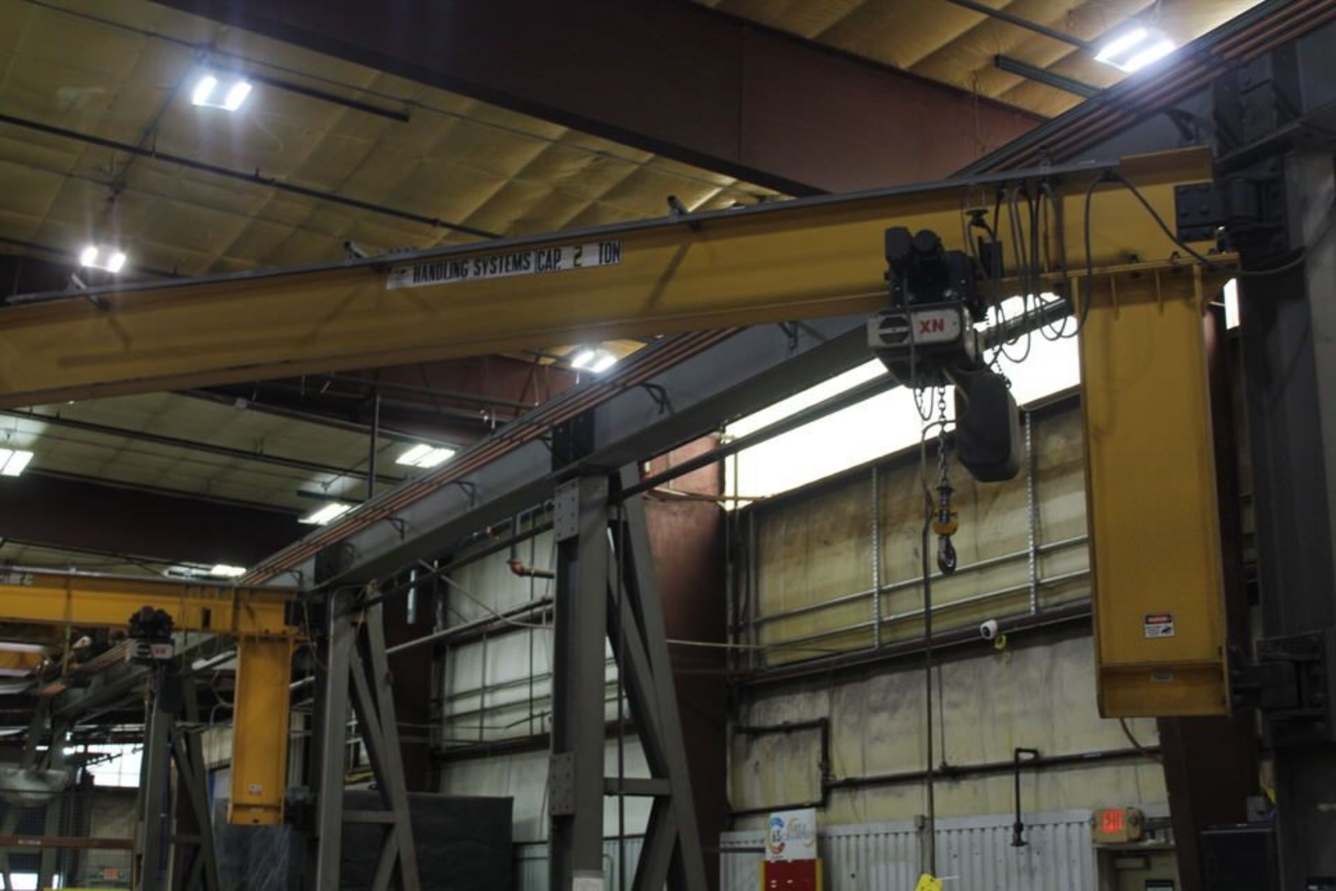 HANDLING SYSTEMS 2 TON COLLUMN MOUNTED JIB CRANE, PENDANT CTRL, ASST#:101122