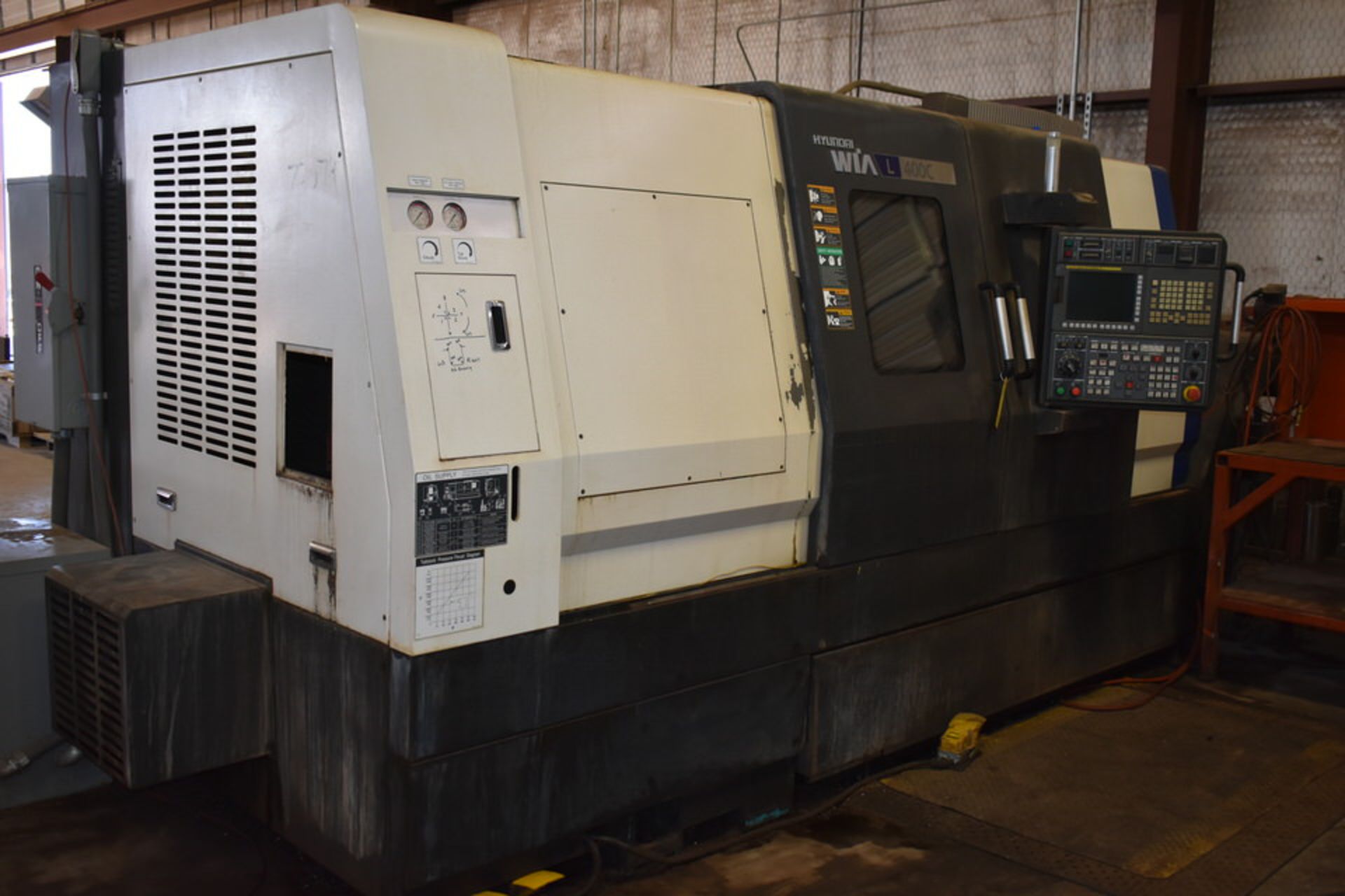 2012 HYUNDAI WIA L400C CNC TURNING CENTER, WITH 15" 3 JAW CHUCK, 10 POSITION TURRET - Image 2 of 16