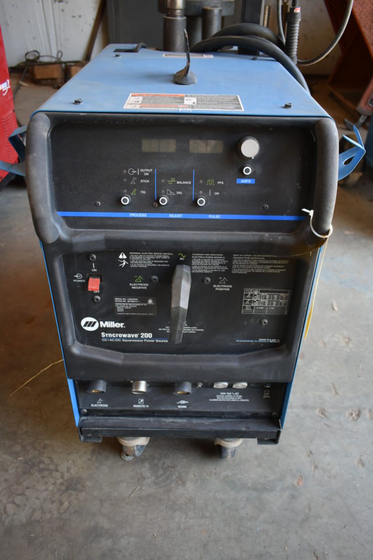 MILLER SYNCROWAVE 200 CC/AC/DC WELDING POWER SOURCE, NO LEADS - Image 2 of 2