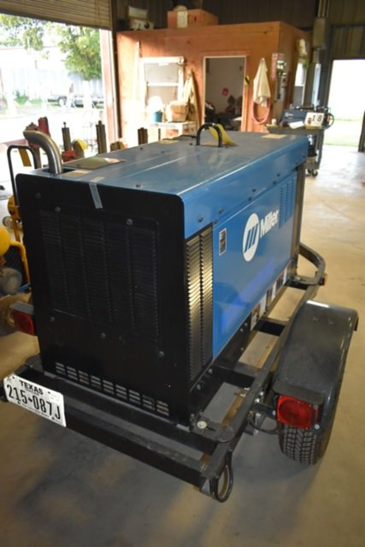 MILLER BIG BLUE 400 PRO DC WELDER/ GENERATOR TRAILER, MOUNTED, GAS ENGINE, DOM:2016, 4,500 - Image 4 of 5