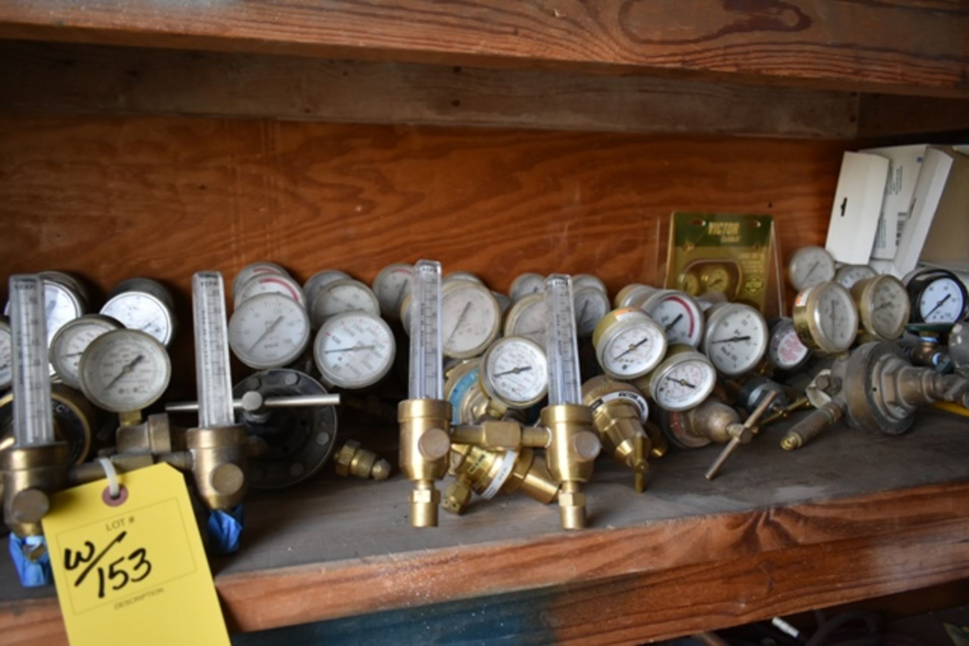 LARGE LOT OXYGEN, ACETELENE, ARON GAS GAGES - Image 3 of 5