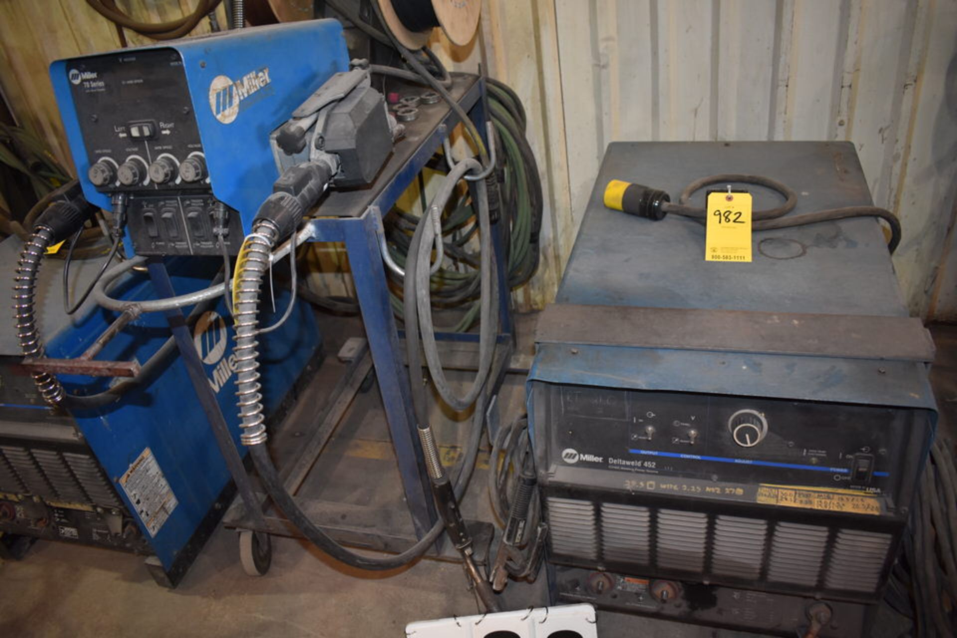 MILLER DELTAWELD 452 WELDER W/ MILLER 70 SERIES WIRE FEEDER