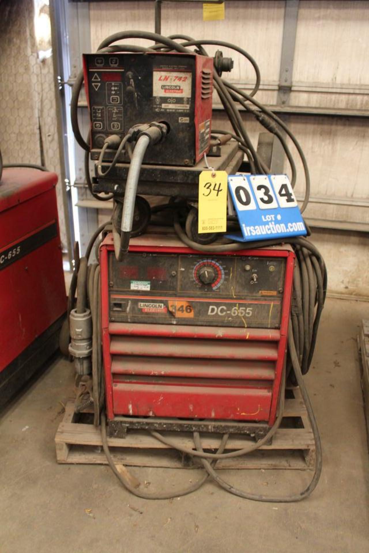 LINCOLN DC-655 WELDING POWER SOURCE W/ LINCOLN LN-742 WIRE FEEDER