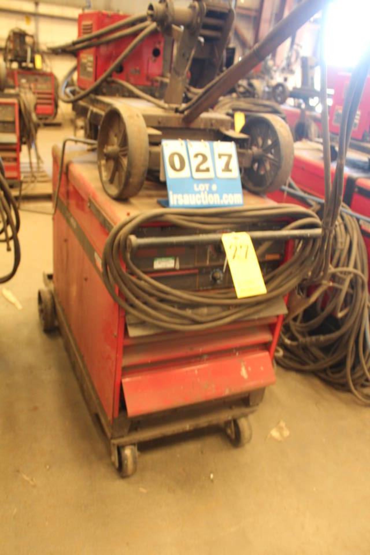 LINCOLN DC-655 WELDING POWER SOURCE W/ LINCOLN LN-742 WIRE FEEDER