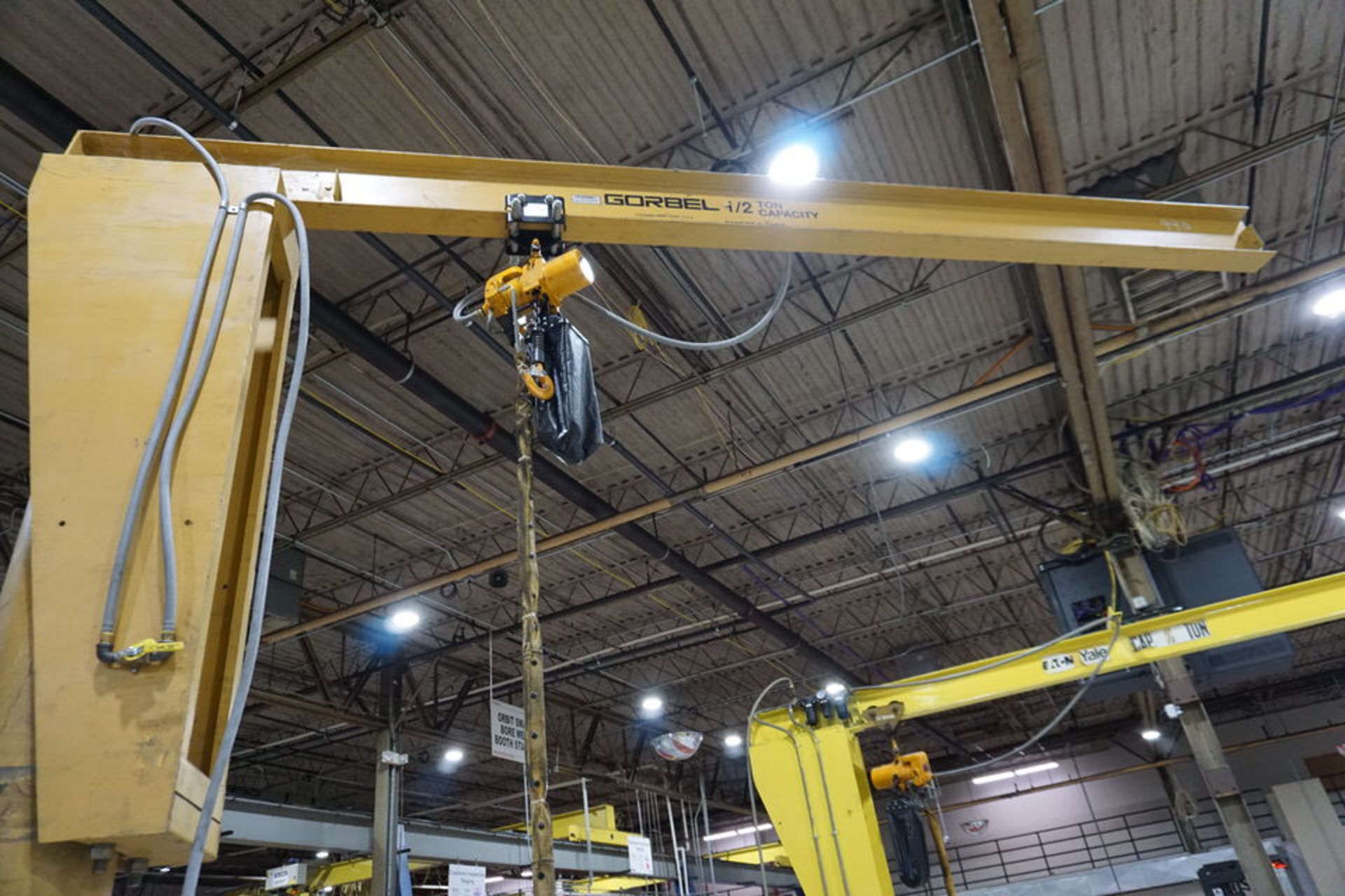 FLOOR MOUNT JIB CRANE, COLUMN PPROX 13" X 13' X 12' ARM W/ 1/2 TON AIR HOIST - Image 3 of 3