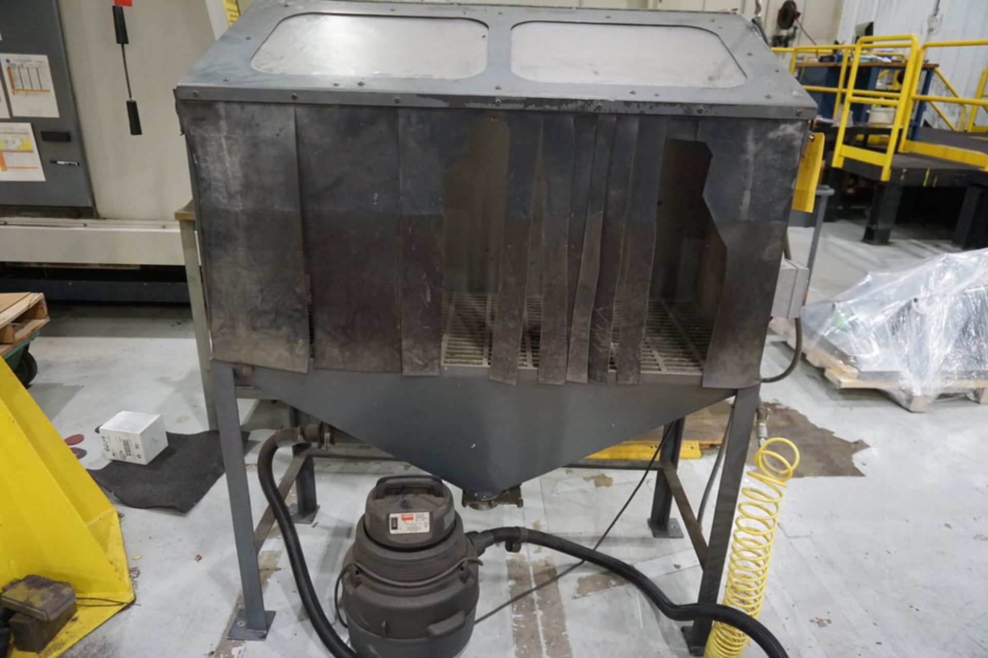 BLAST CABINET APPROX 21" X 25" W/ DUST COLLECTOR - Image 2 of 2