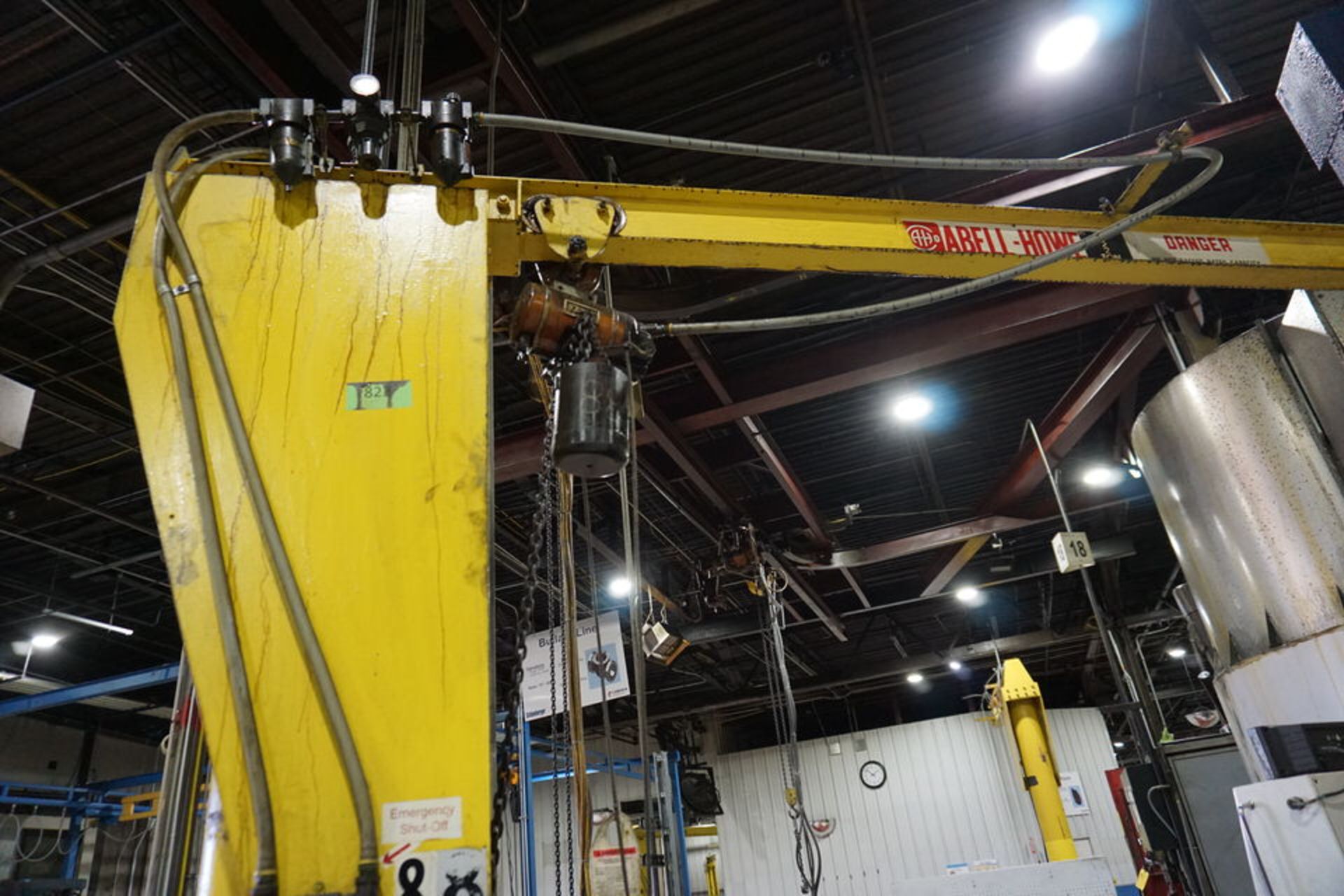 CABELL-HOWE JIB CRANE, 1/2 TON AIR HOIST APPROX 9' ARM, 10' TALL - Image 3 of 3