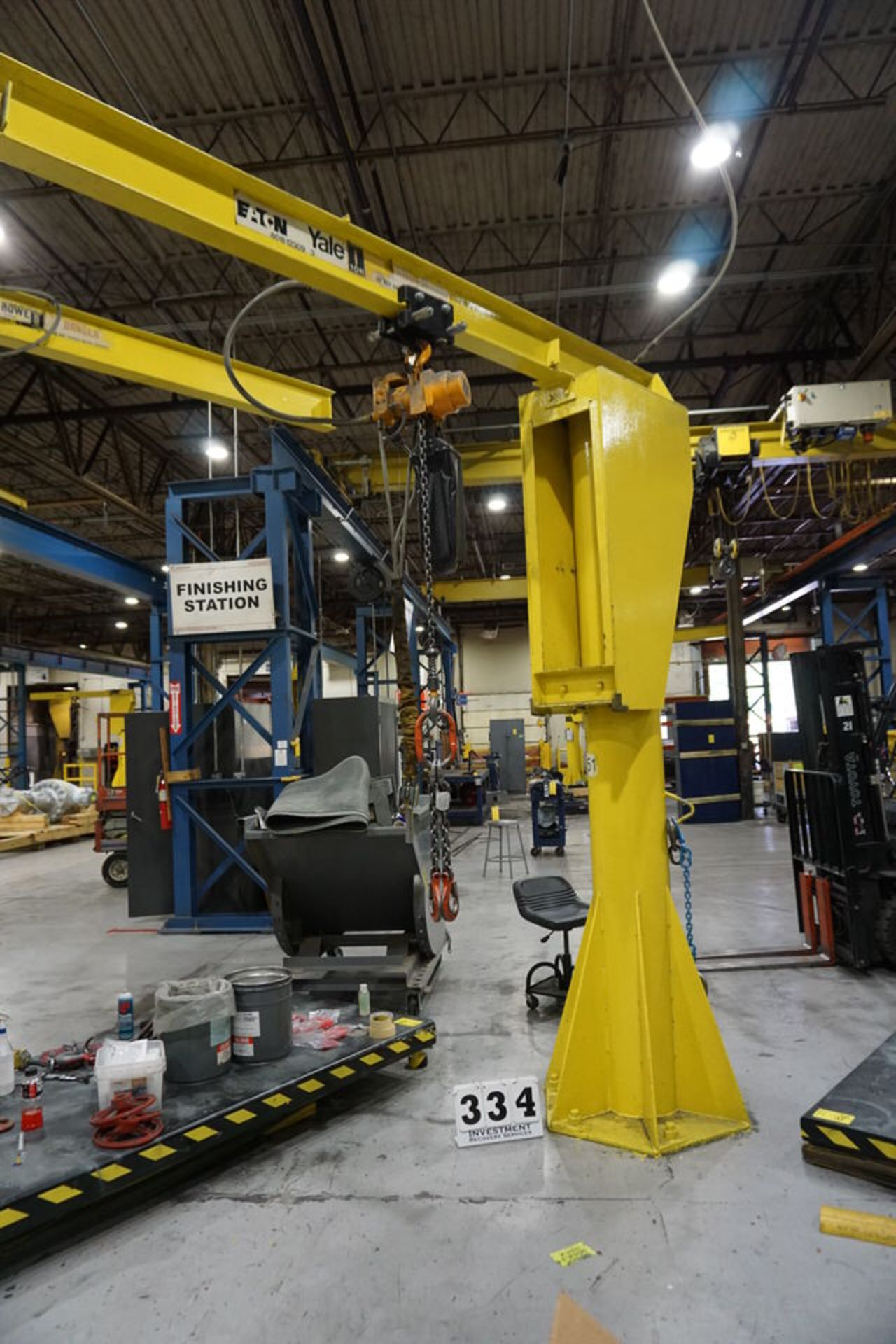 FLOOR MOUNT JIB CRANE, COLUMN APPROX 13" X 10' X 7' ARM W/ 1 TON AIR HOIST